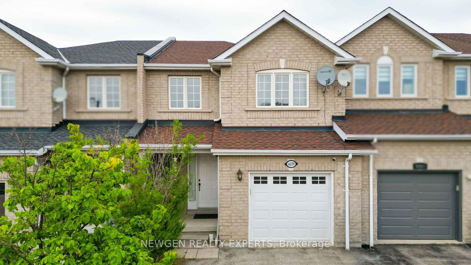 6039 COXSWAIN Crescent, Mississauga, ON L5V 2Z9