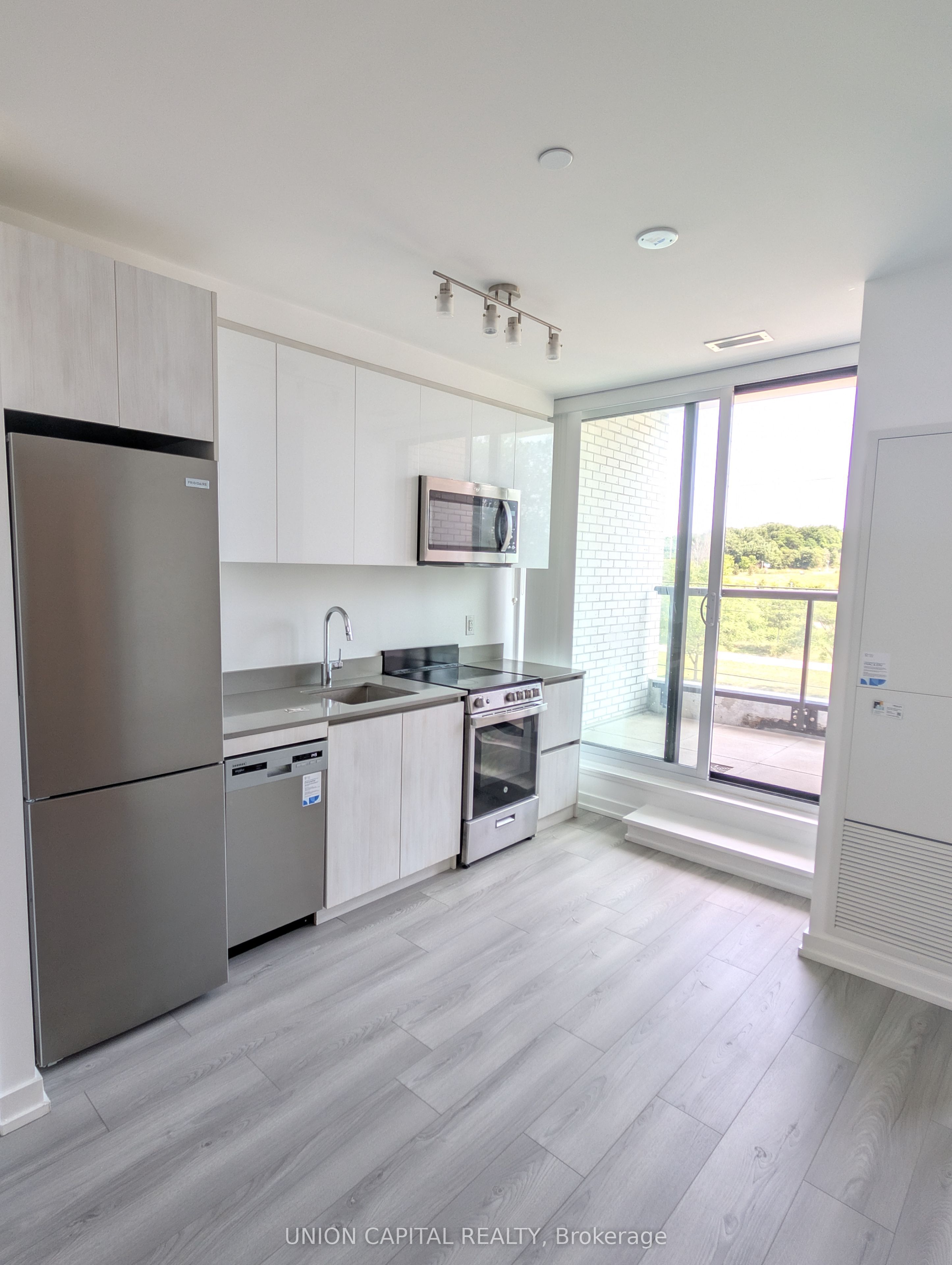 3100 Keele Street 320, Toronto, ON M3M 0E1 photo 2