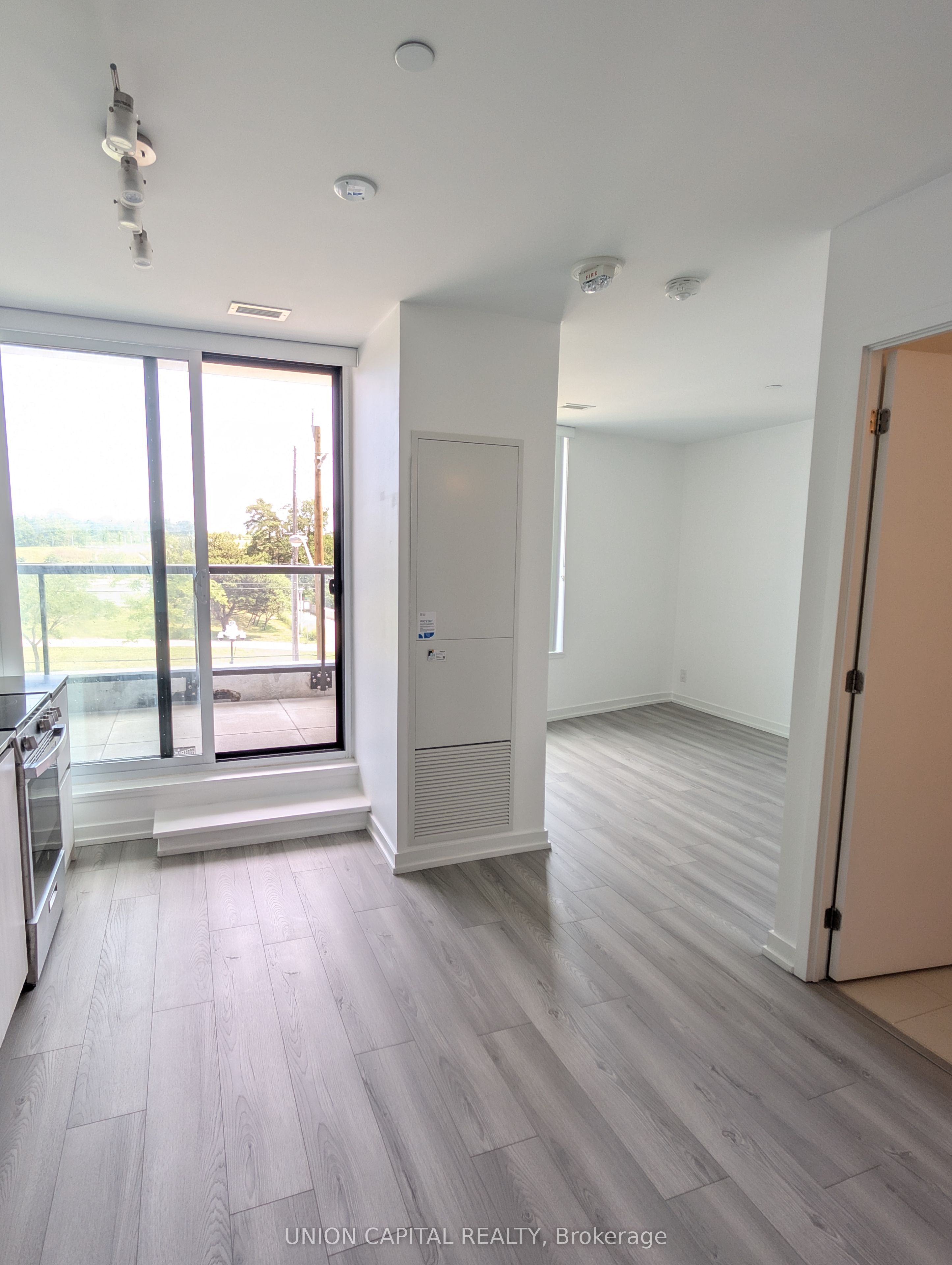 3100 Keele Street 320, Toronto, ON M3M 0E1 photo 3