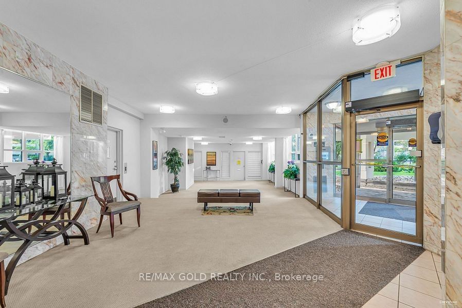 2323 Confederation Parkway 1204, Mississauga, ON L5B 1R6 photo 3