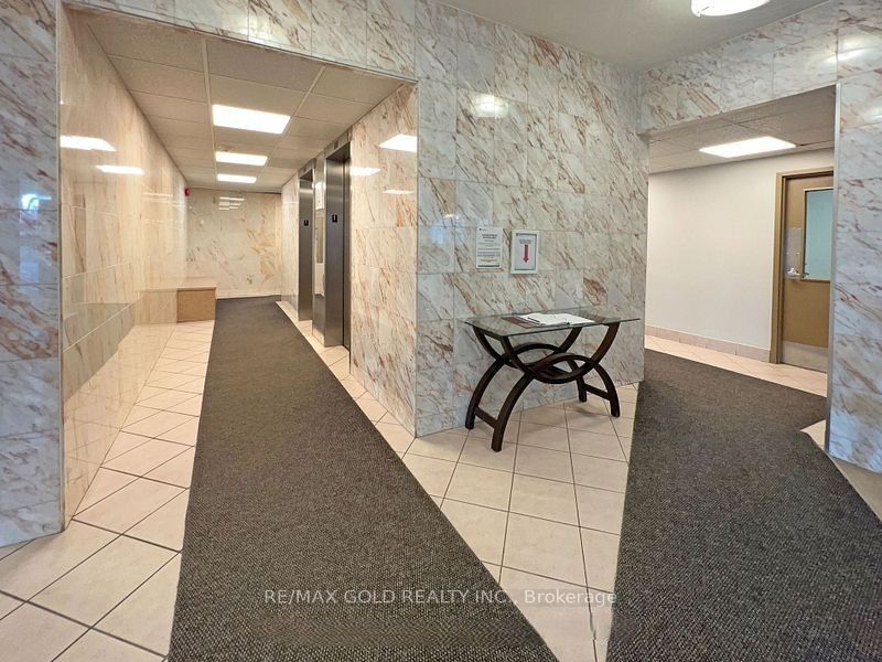 2323 Confederation Parkway 1204, Mississauga, ON L5B 1R6 photo 4
