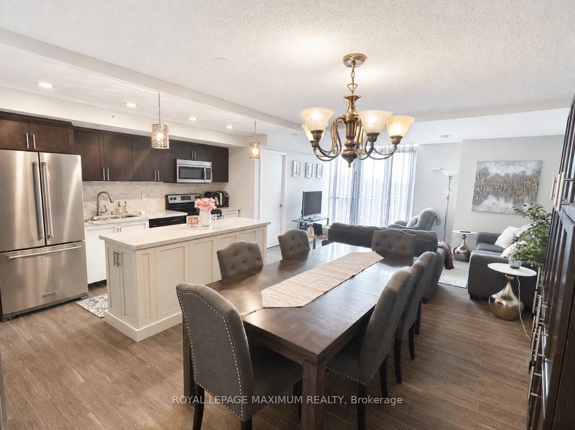 800 Lawrence Avenue W 814, Toronto, ON M6A 1C3 photo 2