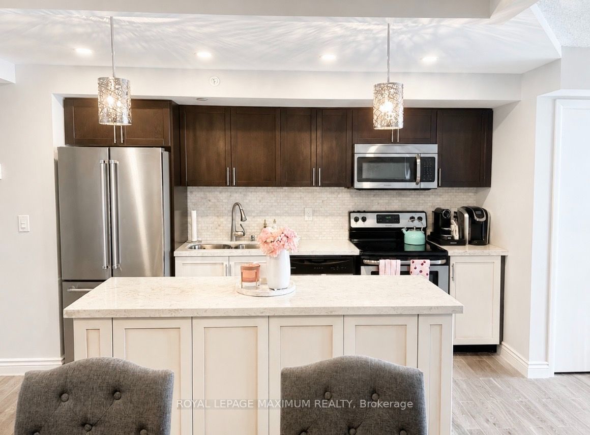 800 Lawrence Avenue W 814, Toronto, ON M6A 1C3 photo 4