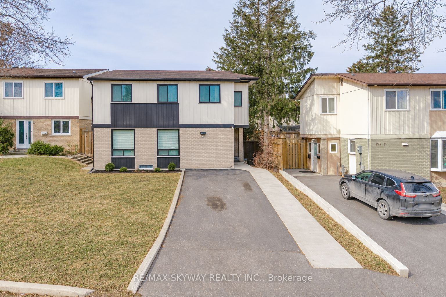 3 Hercules Court, Brampton, ON L6S 1X6 photo 2