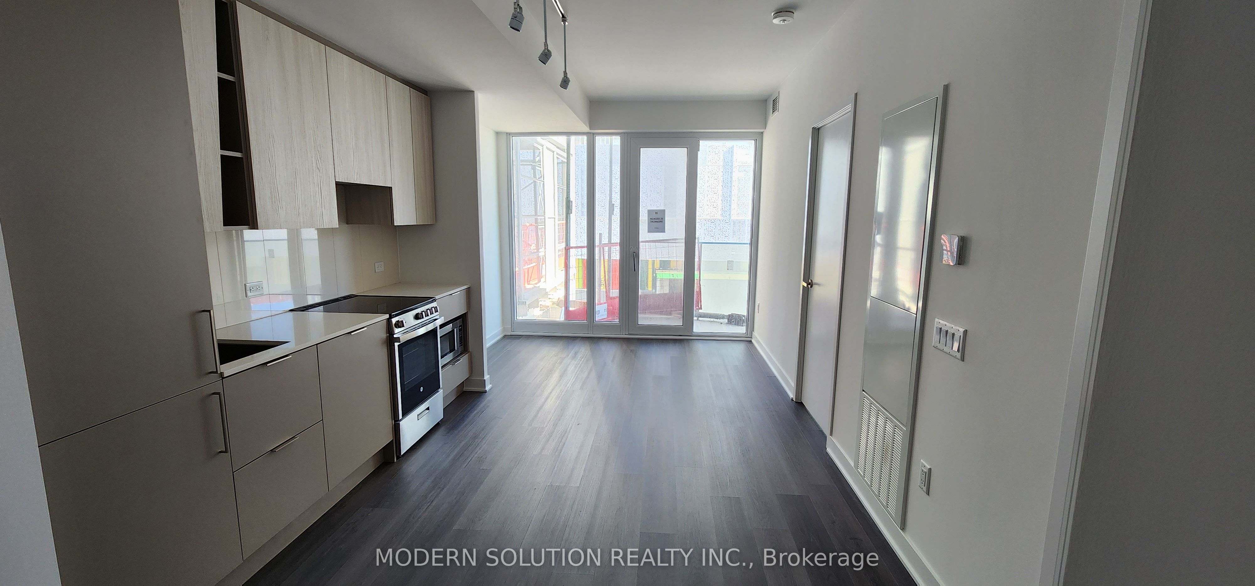 3900 Confederation Parkway 224, Mississauga, ON L5B 0M3 photo 2
