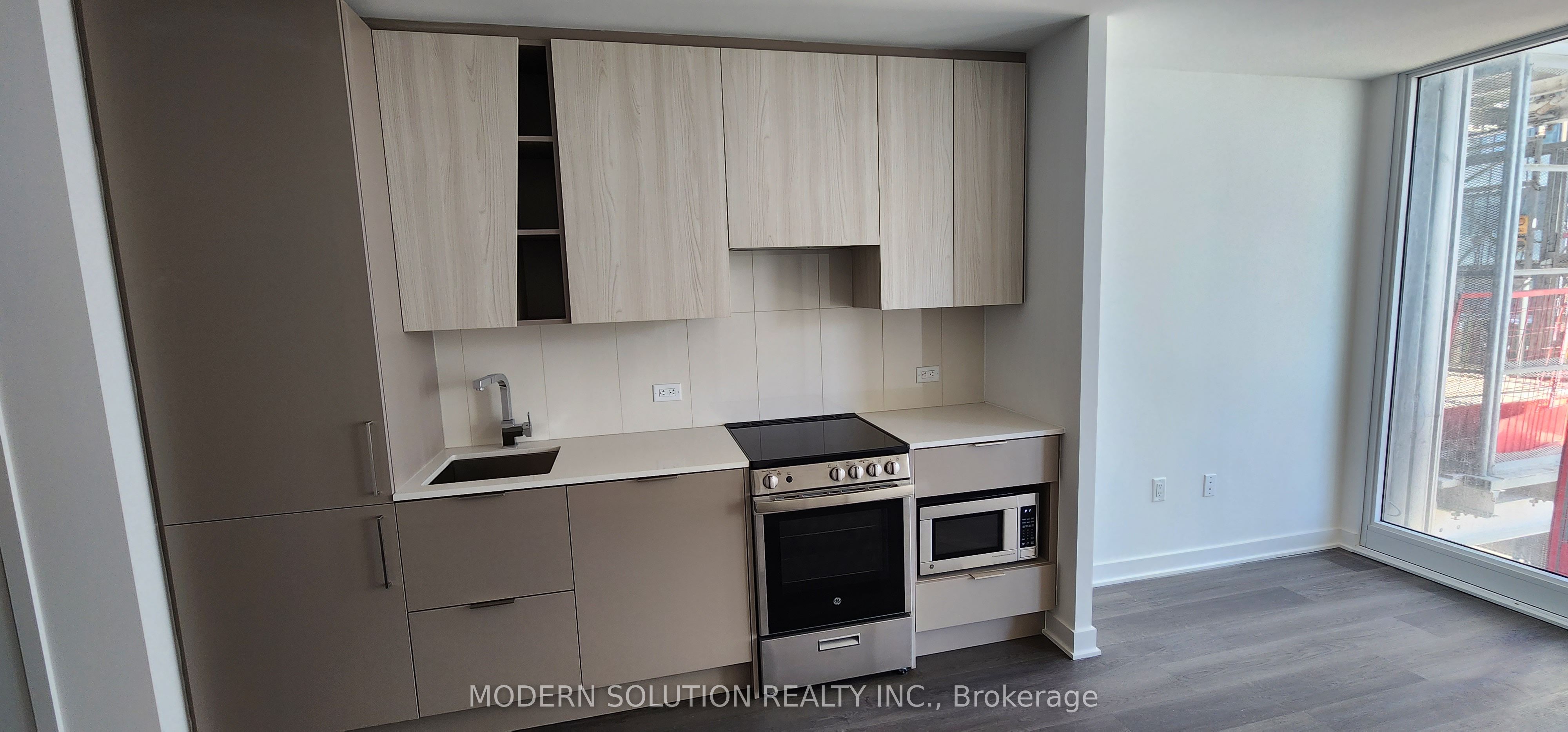 3900 Confederation Parkway 224, Mississauga, ON L5B 0M3 photo 3