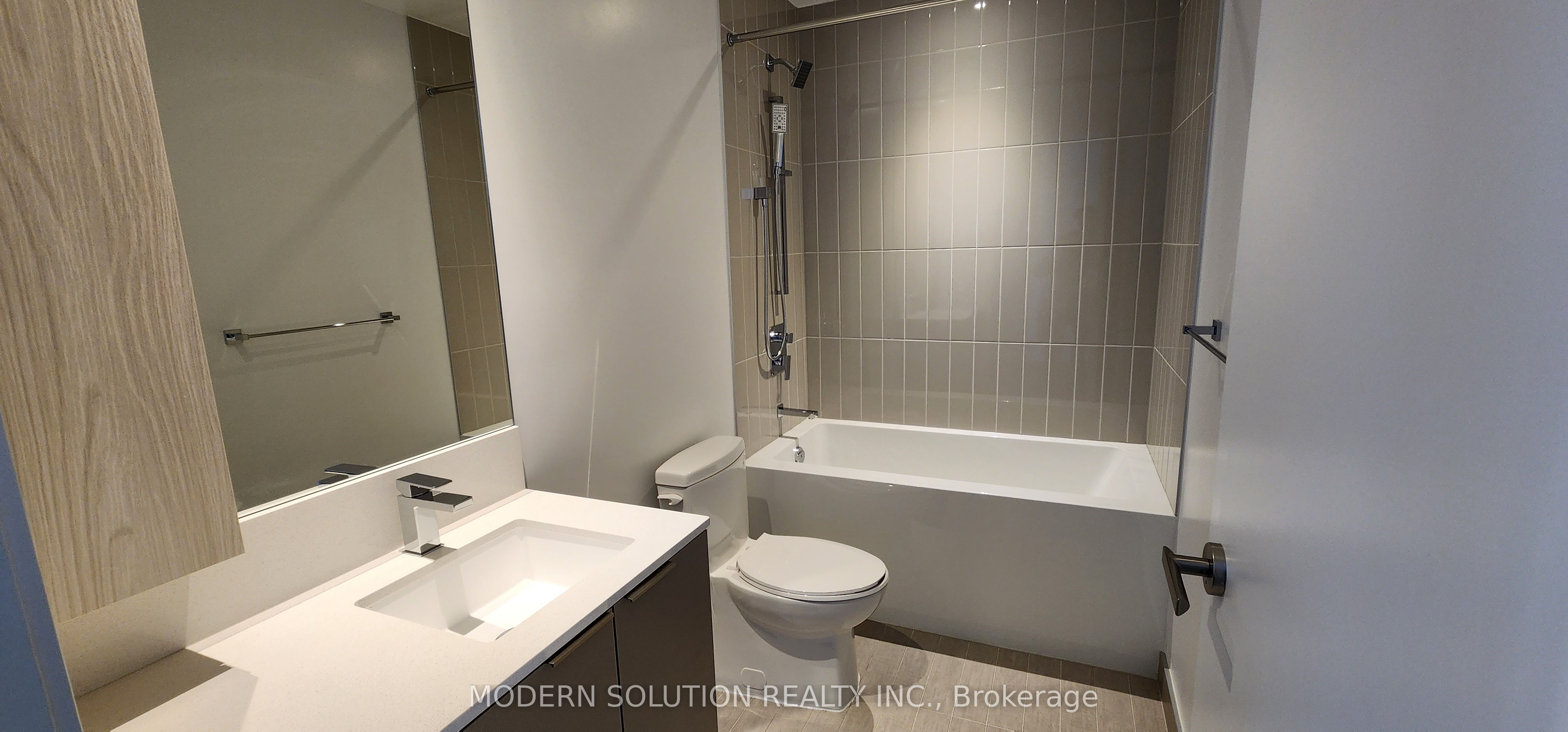 3900 Confederation Parkway 224, Mississauga, ON L5B 0M3 photo 5