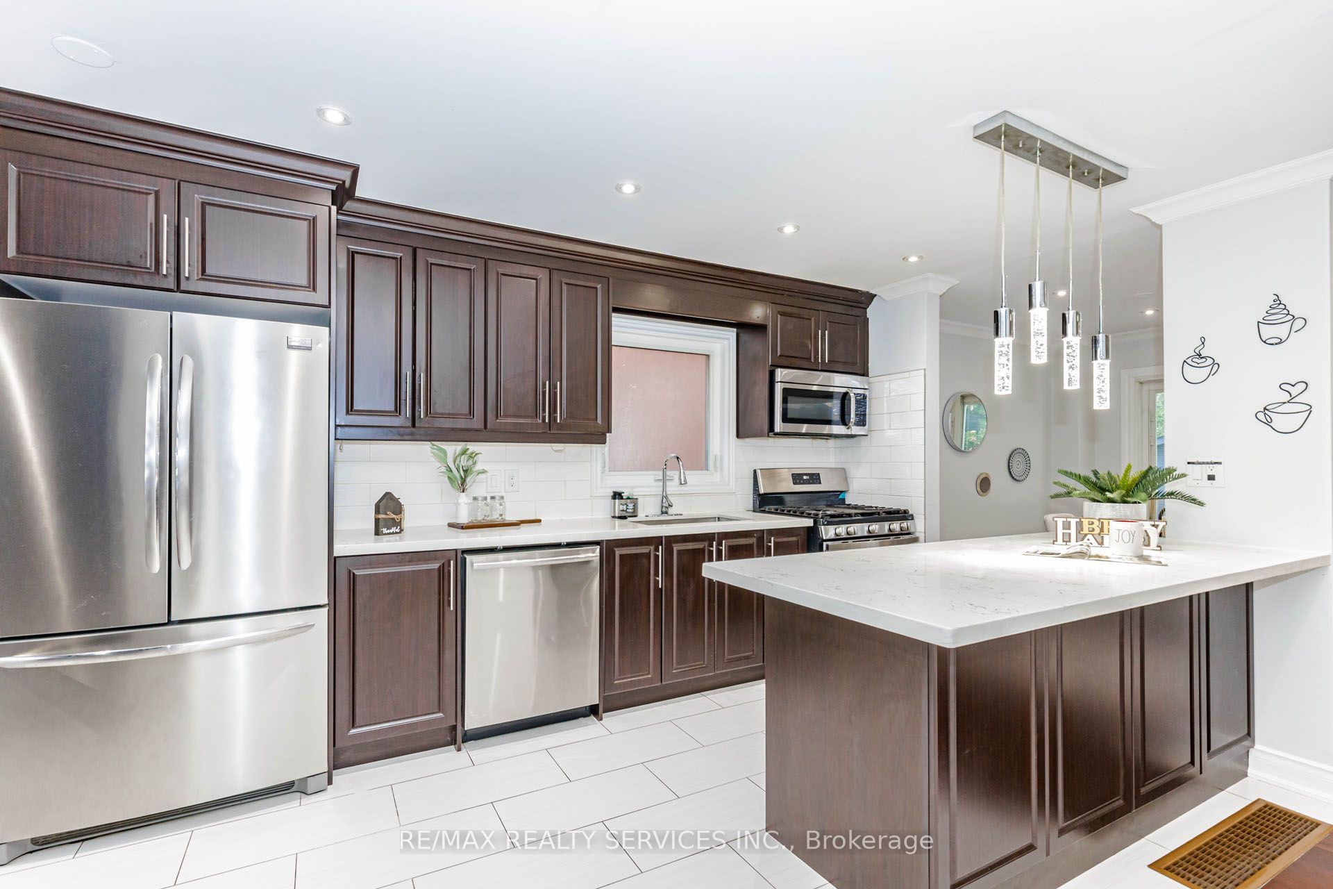 20 Murdoch Drive, Brampton, ON L6X 3Y2 photo 5