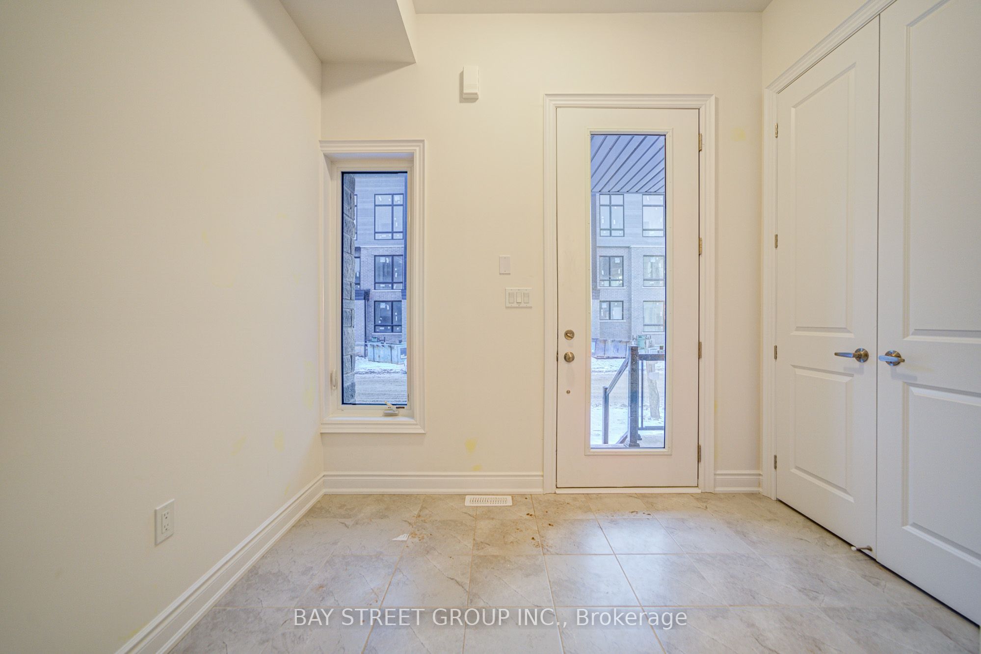 3111 Perkins Way, Oakville, ON L6H 7G1 photo 2