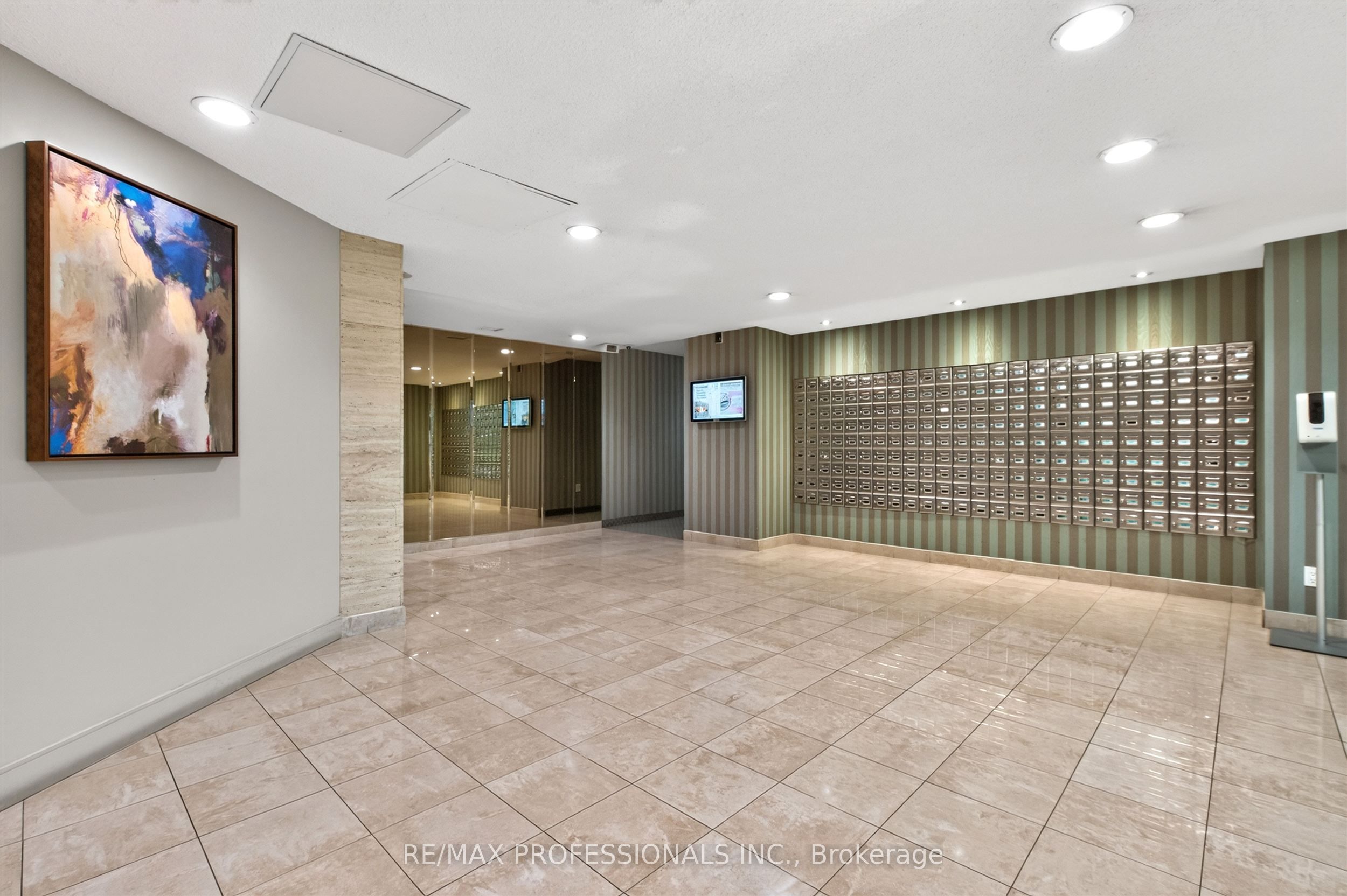 299 Mill Road 502, Toronto, ON M9C 4V9 photo 3