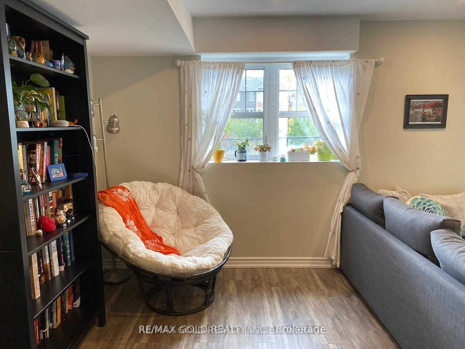 1226 Duignan (Lower) Crescent, Milton, ON L9E 1C2 photo 5