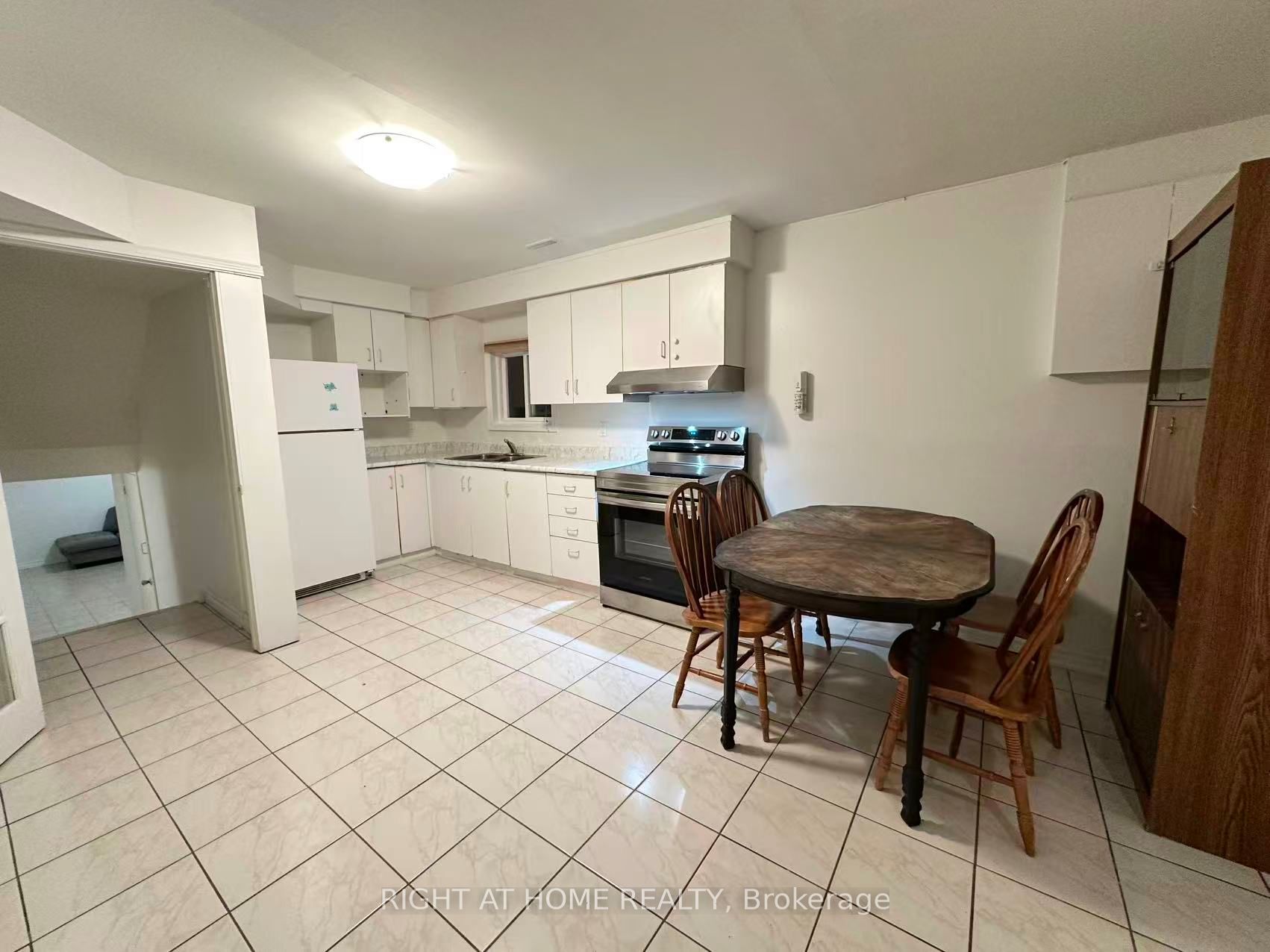 4125 Bishopstoke Lane Lower, Mississauga, ON L4Z 1J1 photo 2