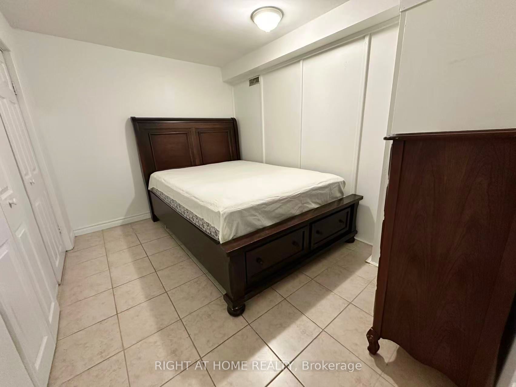 4125 Bishopstoke Lane Lower, Mississauga, ON L4Z 1J1 photo 5