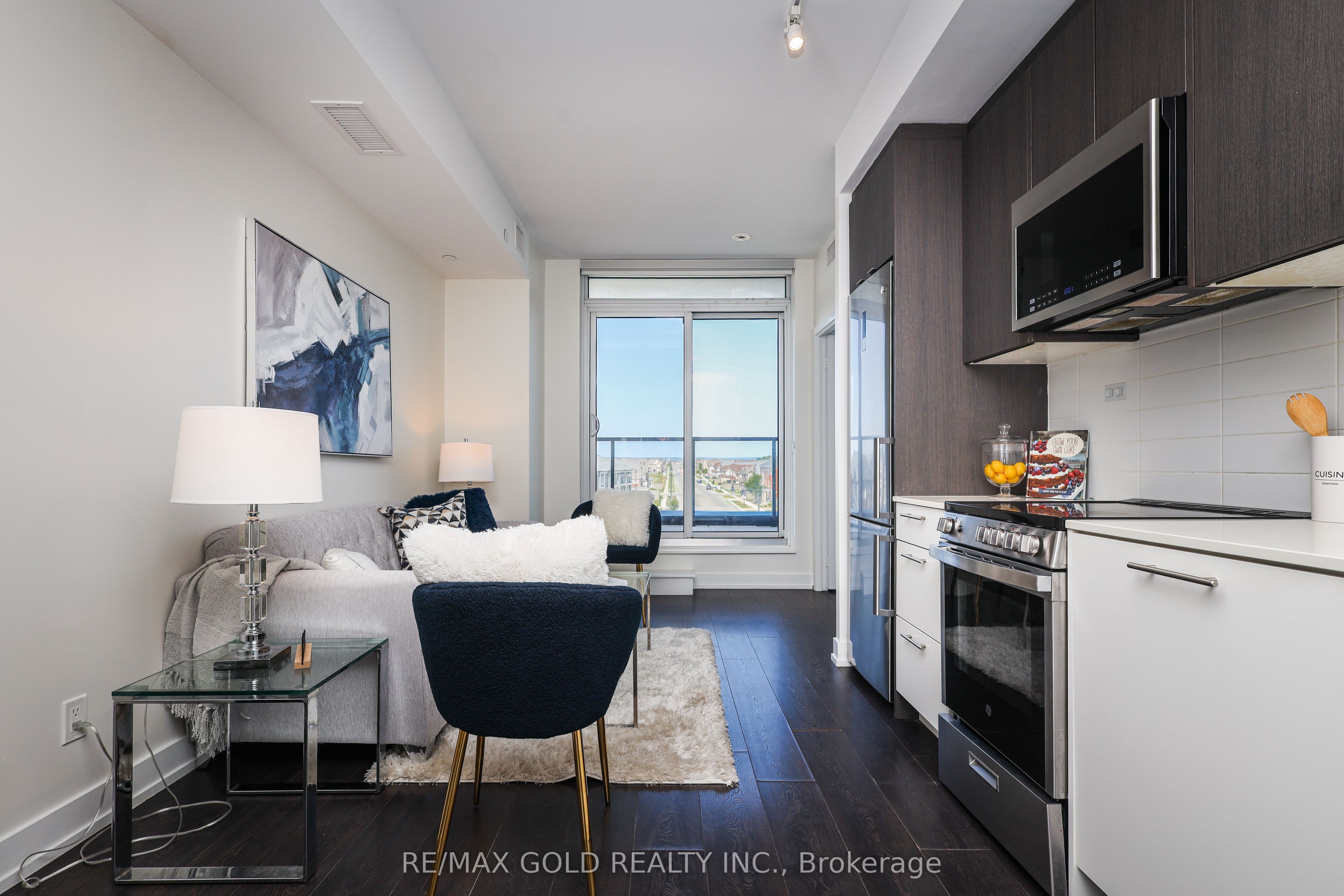 225 veterans Drive 408, Brampton, ON L7A 5L7