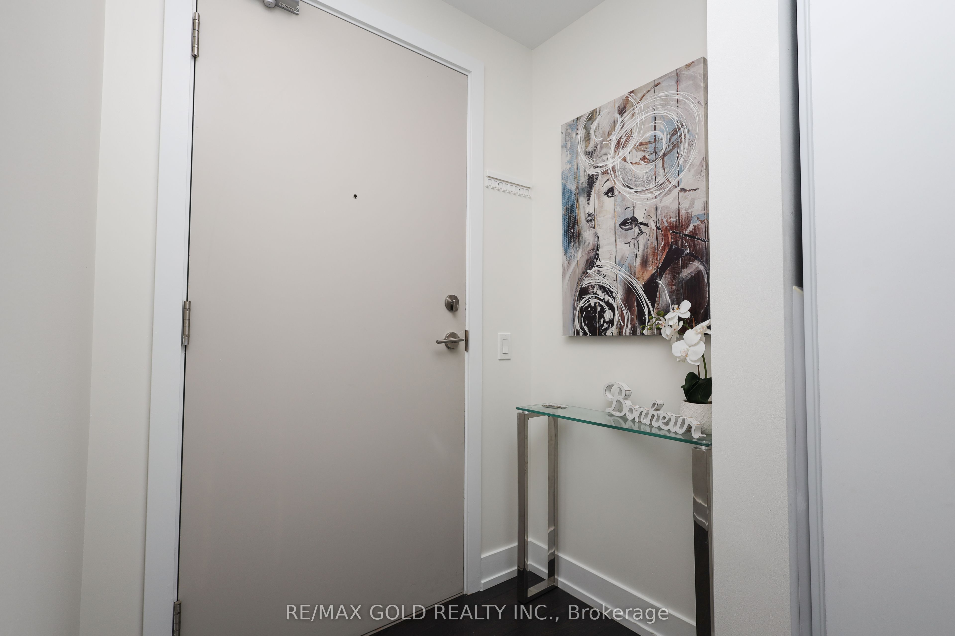 225 veterans Drive 408, Brampton, ON L7A 5L7 photo 2