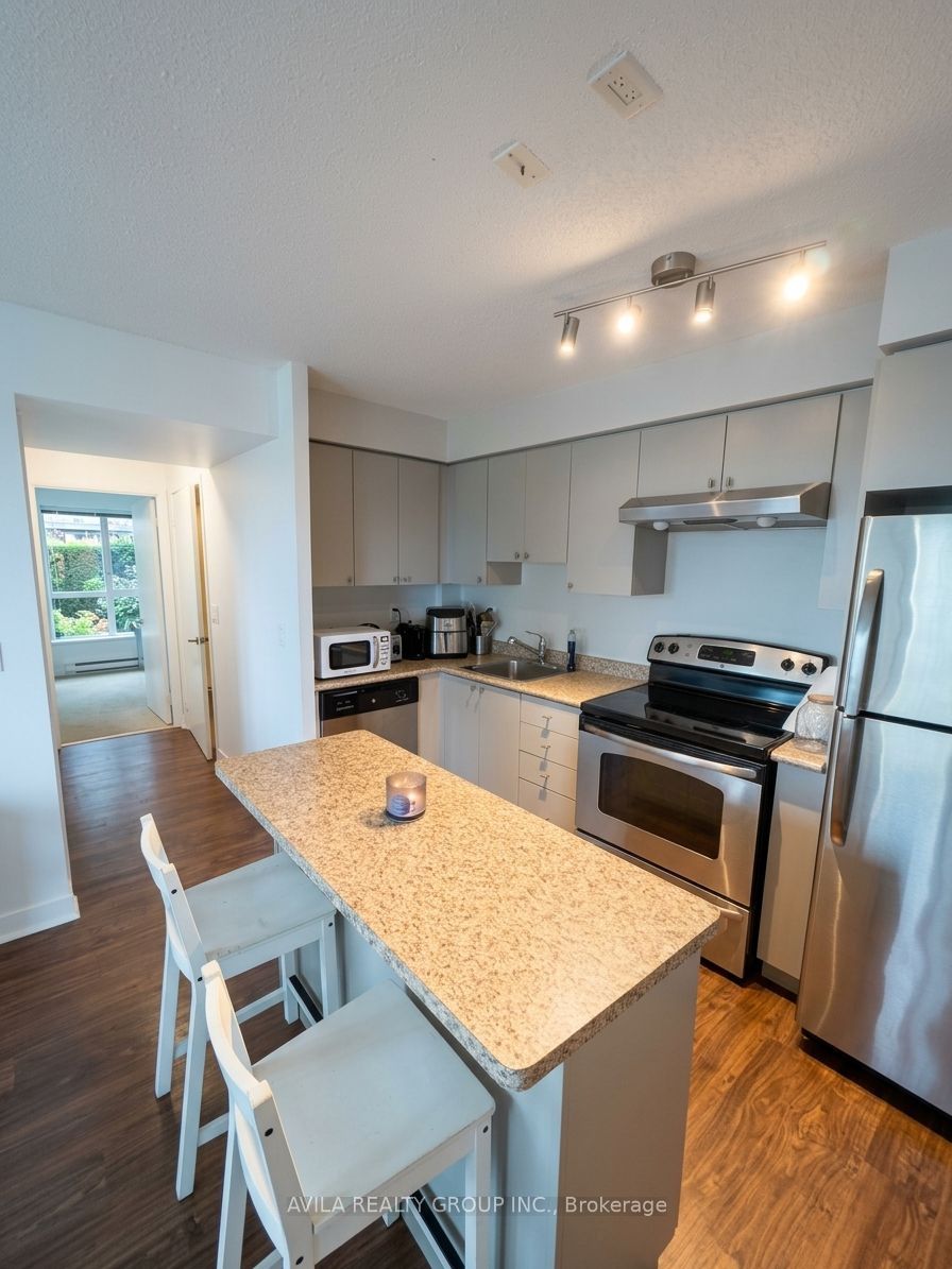 155 N Legion Road N 2108, Toronto, ON M8Y 0A7 photo 3