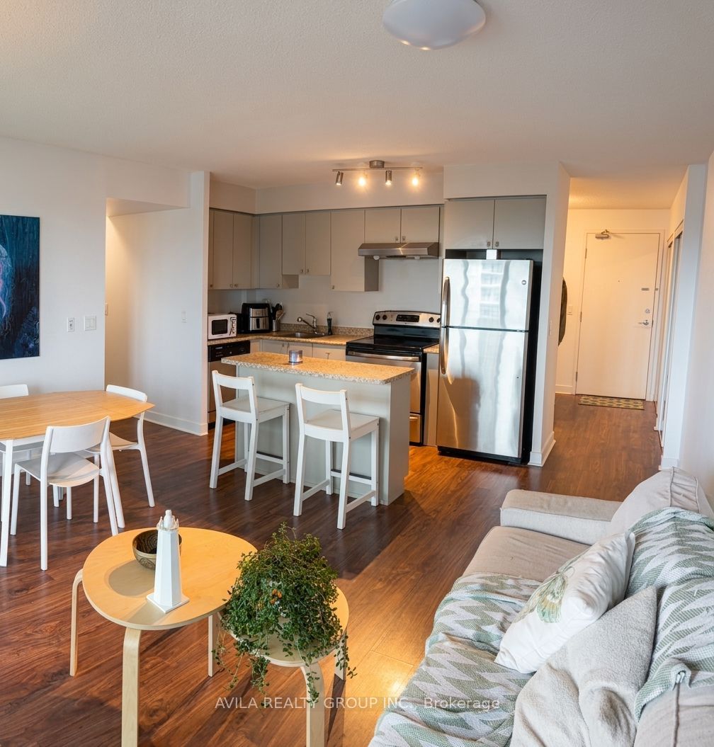 155 N Legion Road N 2108, Toronto, ON M8Y 0A7 photo 4