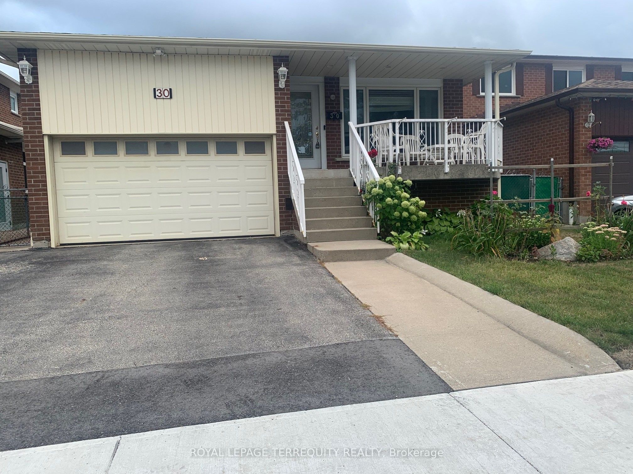 30 Gihon Spring Drive, Toronto, ON M9V 4X9
