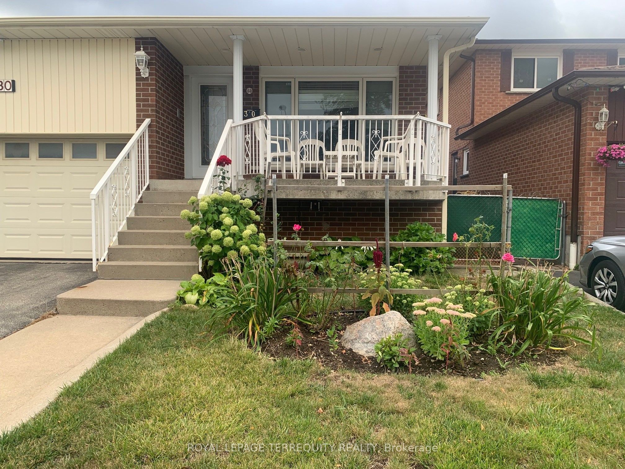 30 Gihon Spring Drive, Toronto, ON M9V 4X9 photo 3