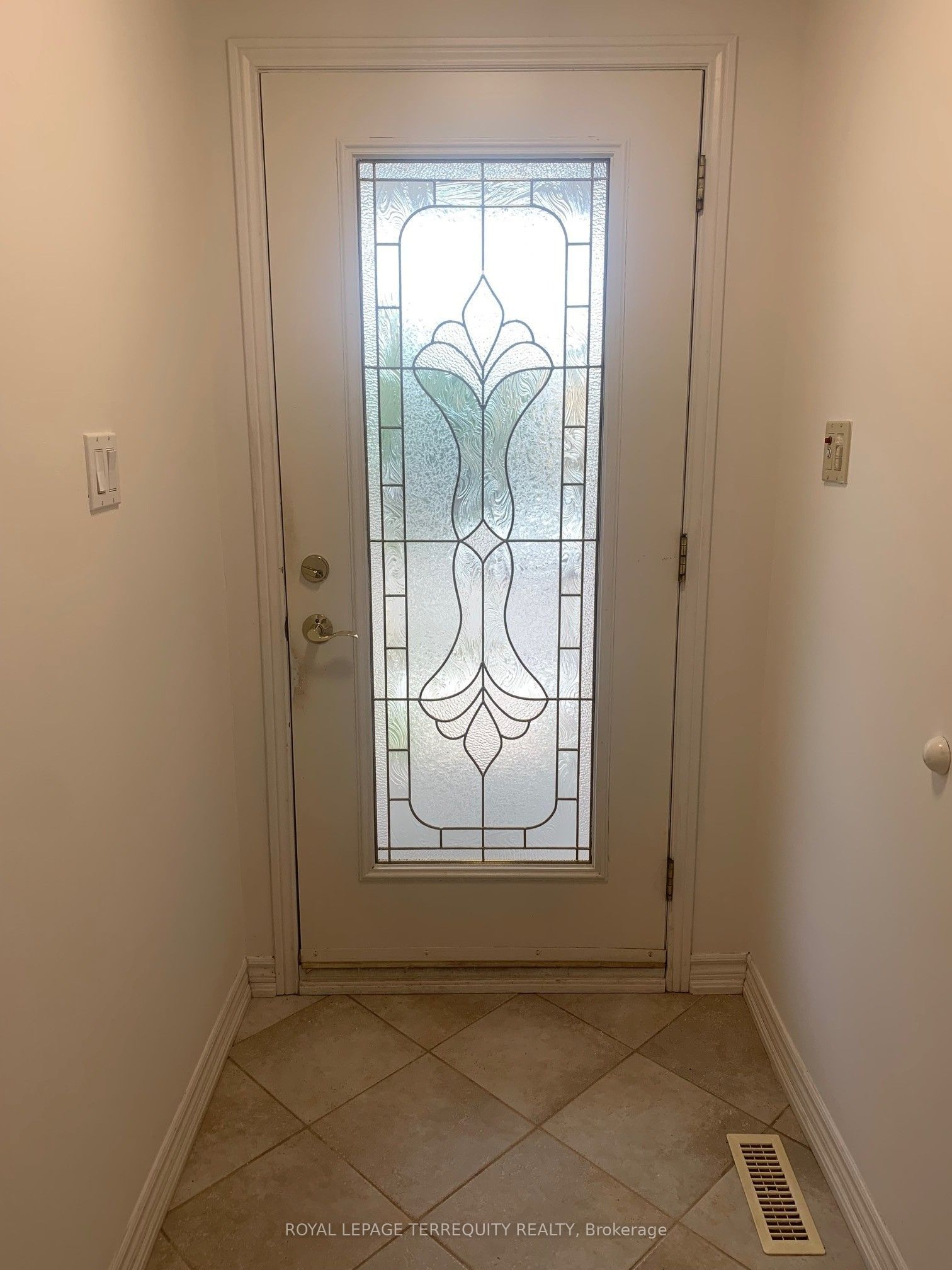 30 Gihon Spring Drive, Toronto, ON M9V 4X9 photo 4
