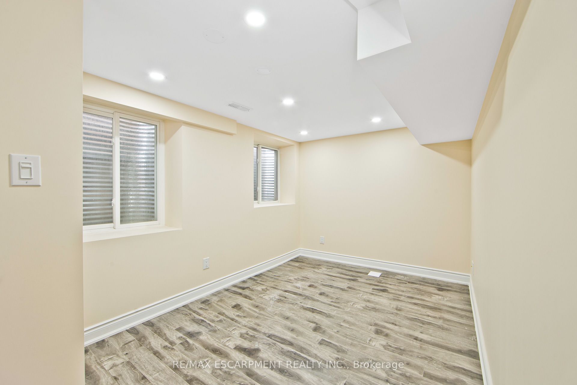 307 Hinton Terrace Bsmnt, Milton, ON L9E 1C8 photo 5