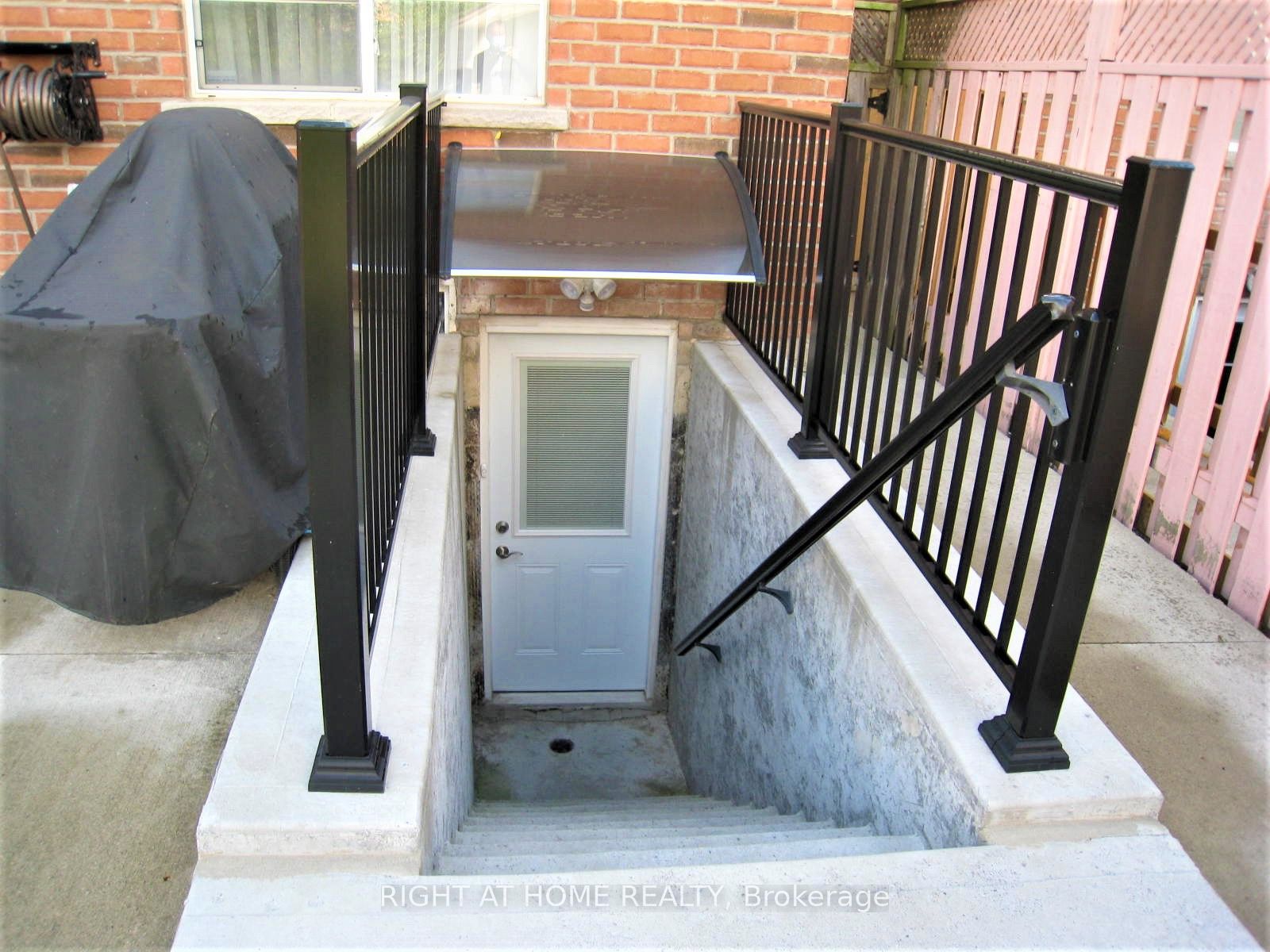 4757 Glasshill Grove Basement, Mississauga, ON L5M 7R5 photo 3