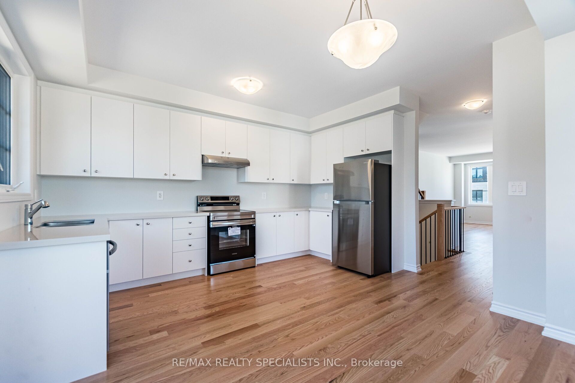5966 Saigon Street, Mississauga, ON L5V 2V9 photo 4