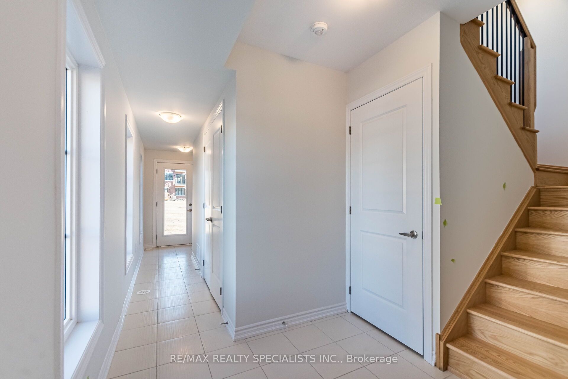5966 Saigon Street, Mississauga, ON L5V 2V9 photo 5