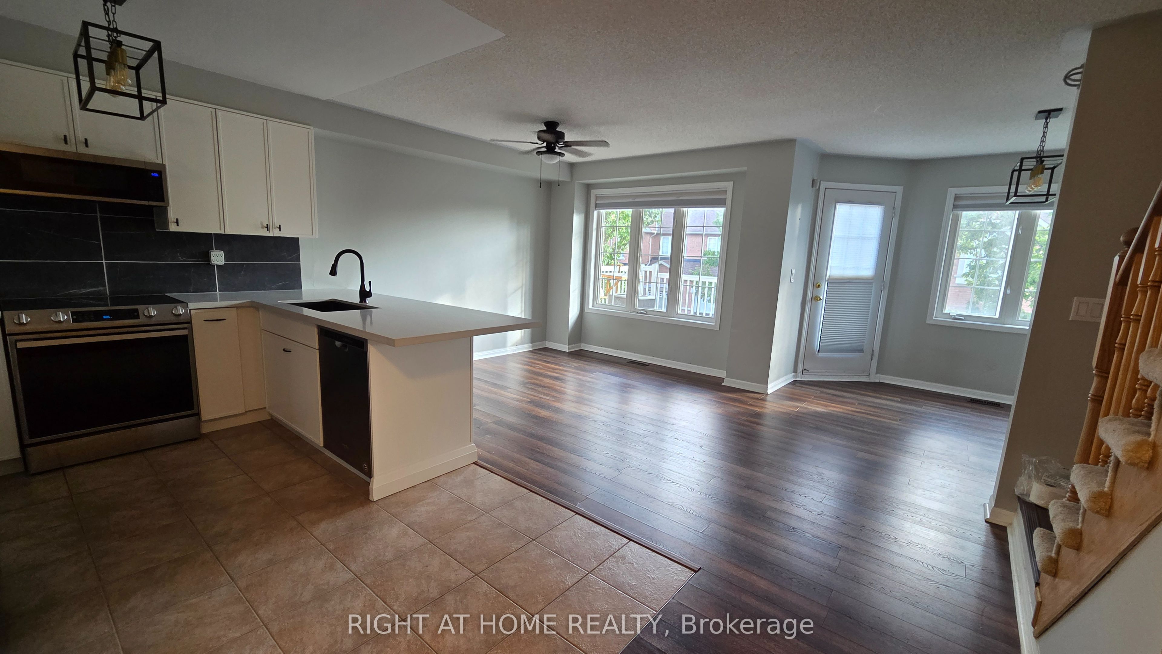 620 Ferguson Drive 114, Milton, ON L9T 0M6 photo 3