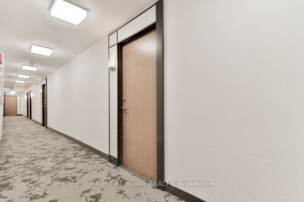 30 Shore Breeze Drive 236, Toronto, ON M8V 0J1 photo 2