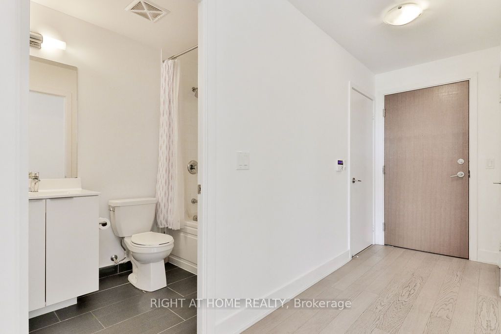 30 Shore Breeze Drive 236, Toronto, ON M8V 0J1 photo 4
