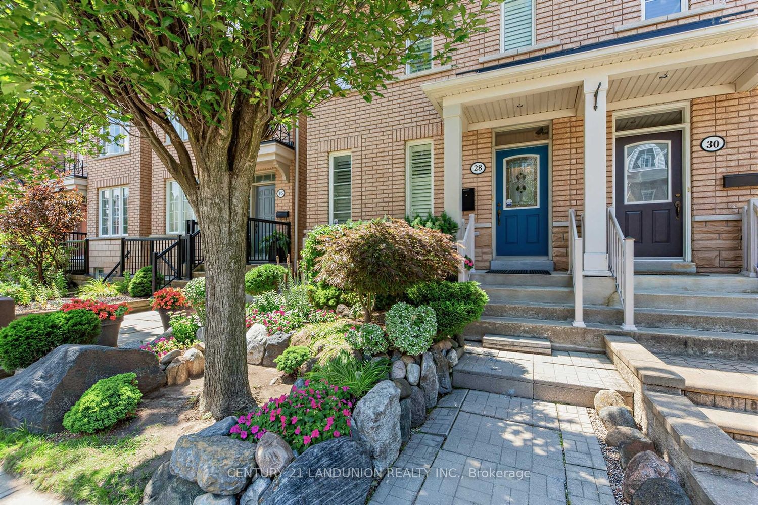 28 Herzberg Gardens, Toronto, ON M3J 3P4 photo 2