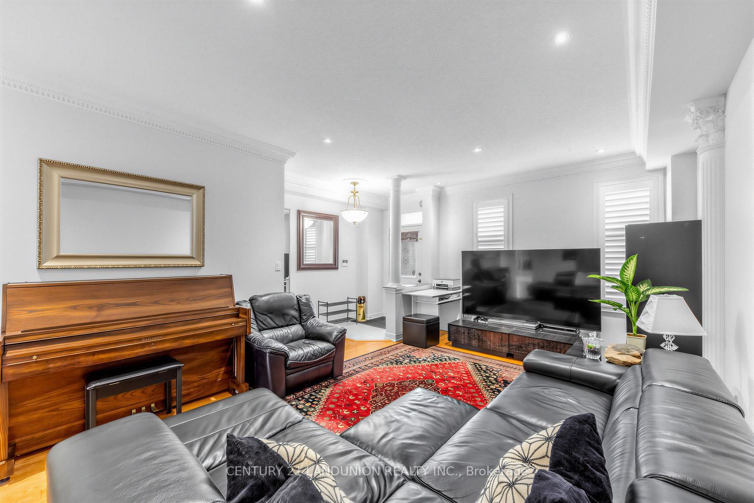 28 Herzberg Gardens, Toronto, ON M3J 3P4 photo 5