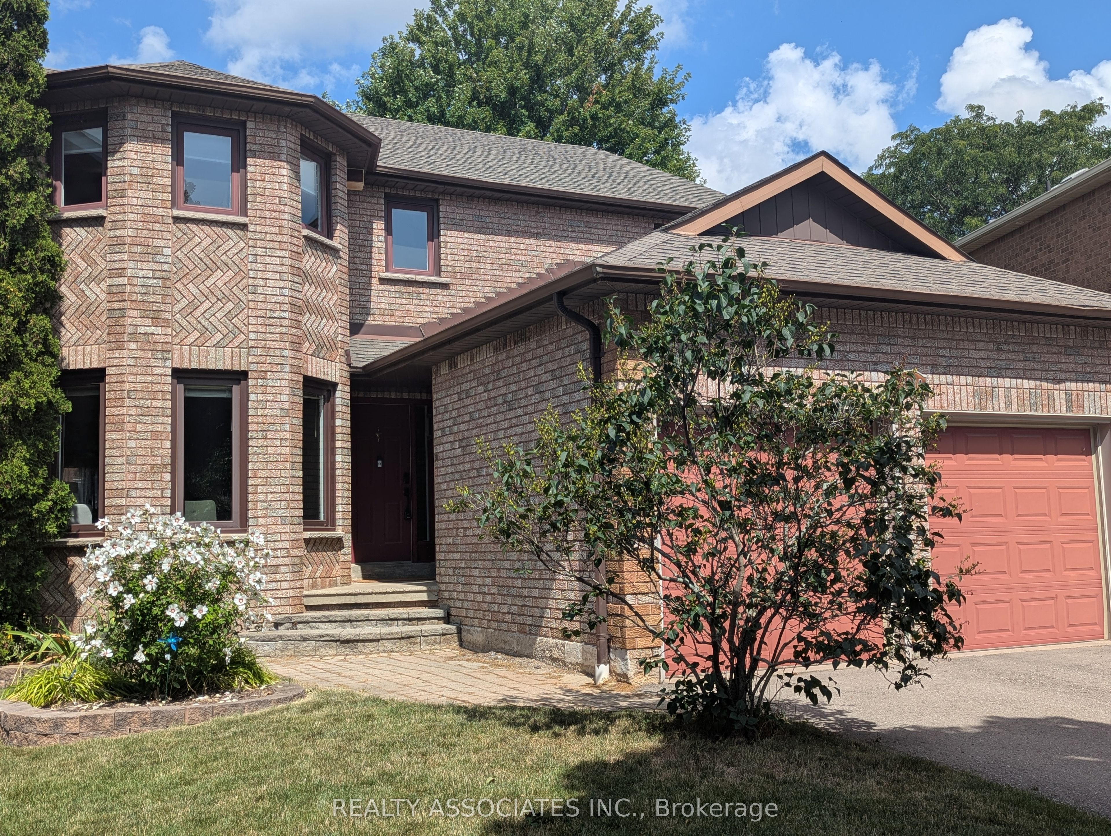 3279 Charlebrook Court, Mississauga, ON L5L 5B4