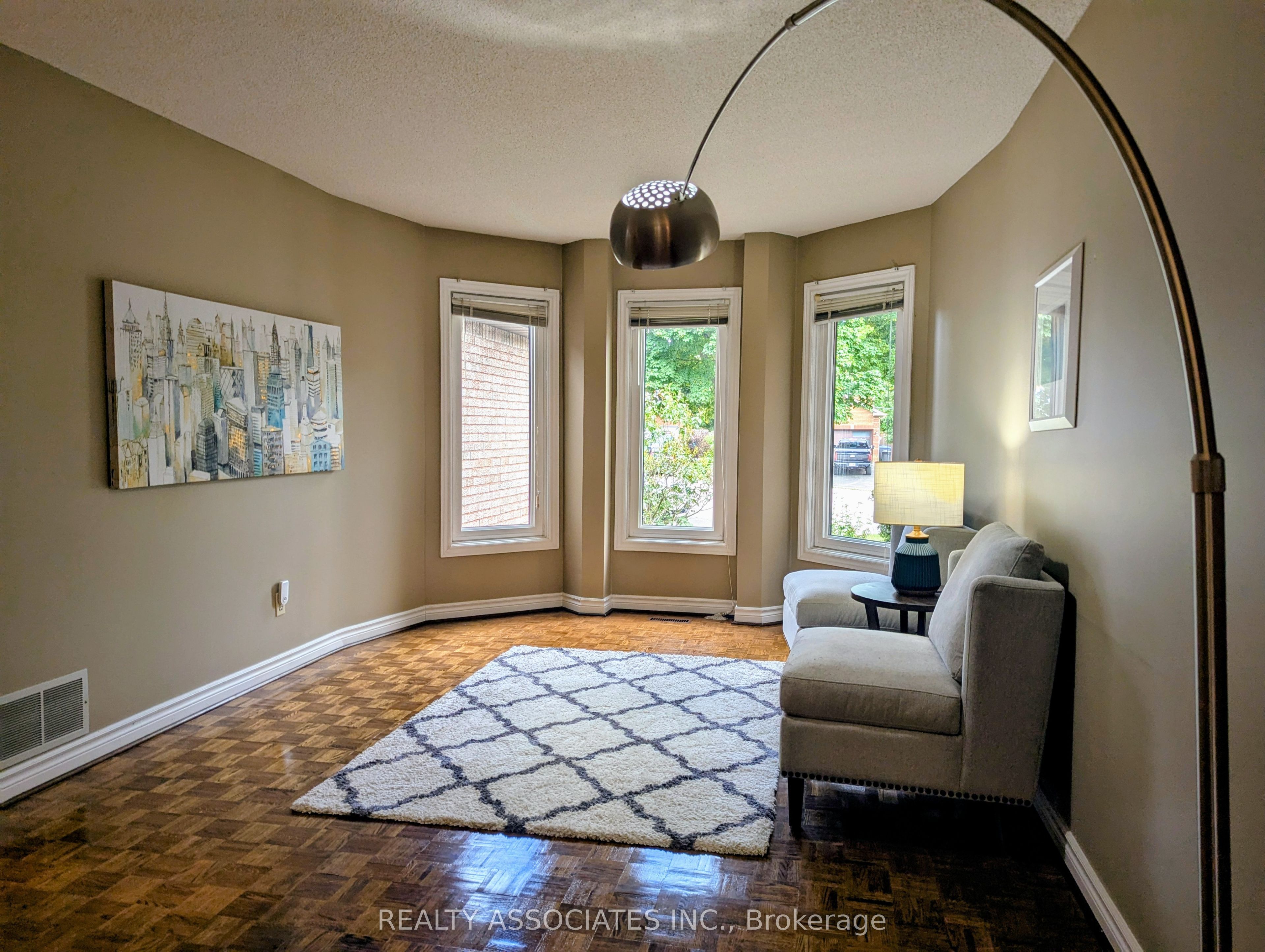 3279 Charlebrook Court, Mississauga, ON L5L 5B4 photo 4