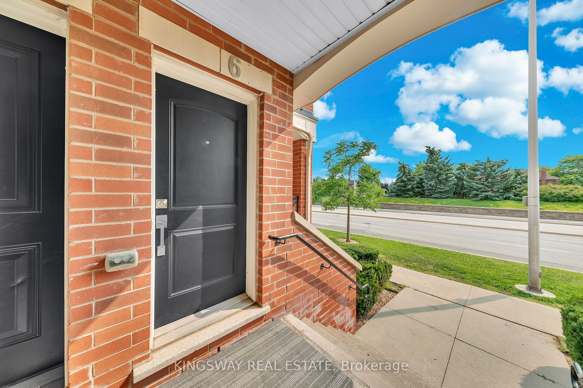 2557 Sixth Line 6, Oakville, ON L6H 0H7 photo 4