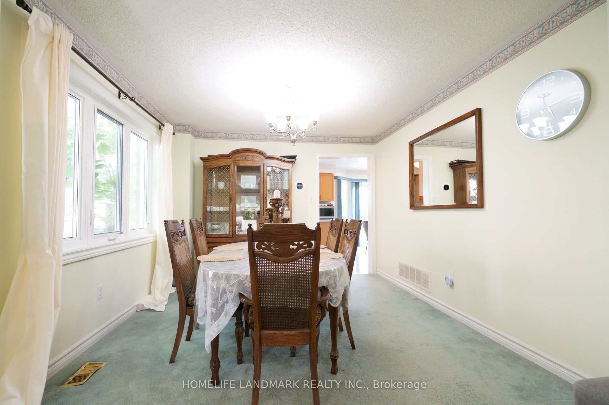 2914 Peacock Drive, Mississauga, ON L5M 5S2 photo 3
