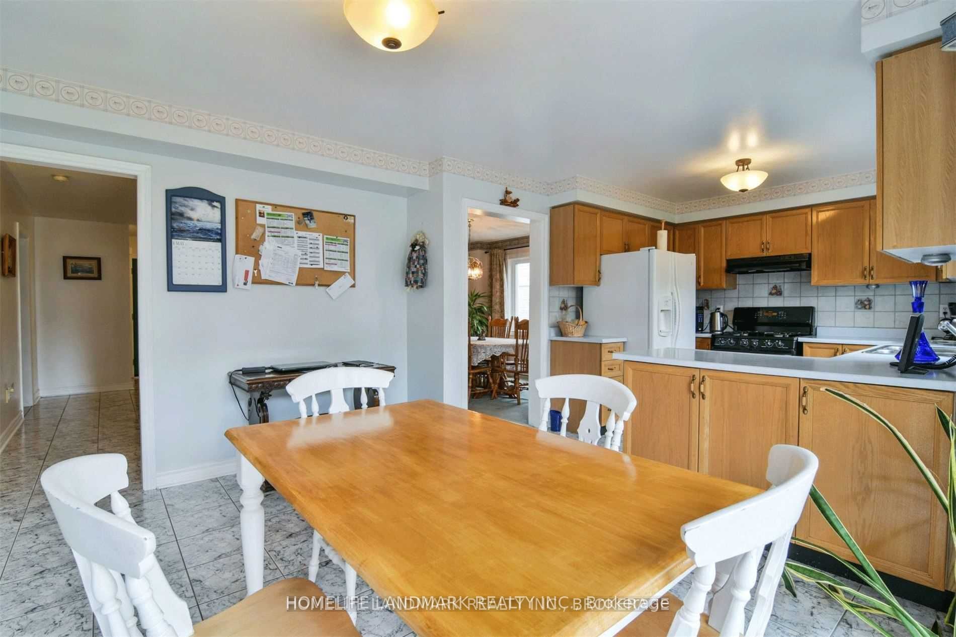 2914 Peacock Drive, Mississauga, ON L5M 5S2 photo 4