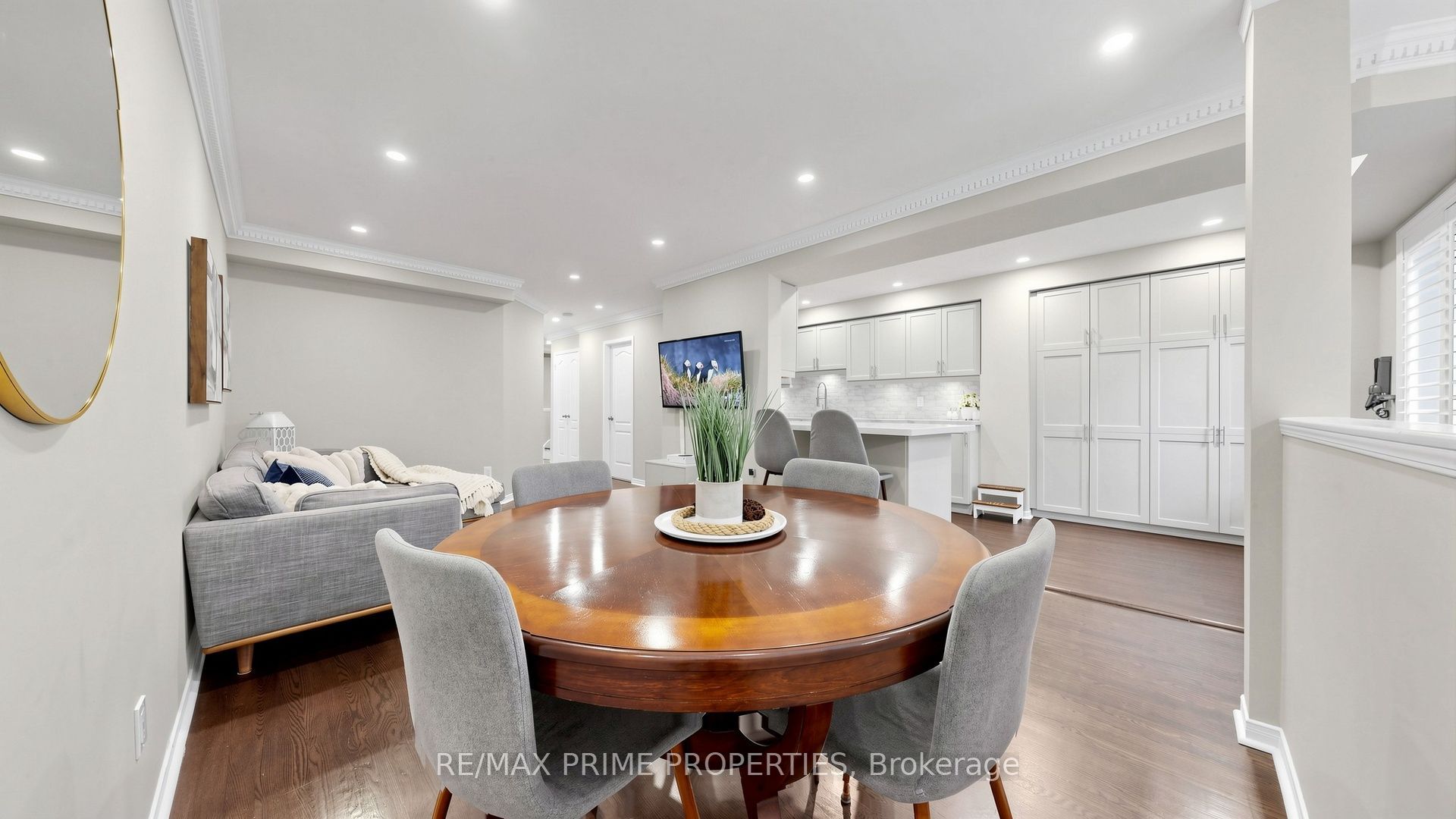 1084 Queen Street W 18B, Mississauga, ON L5H 4K4 photo 5
