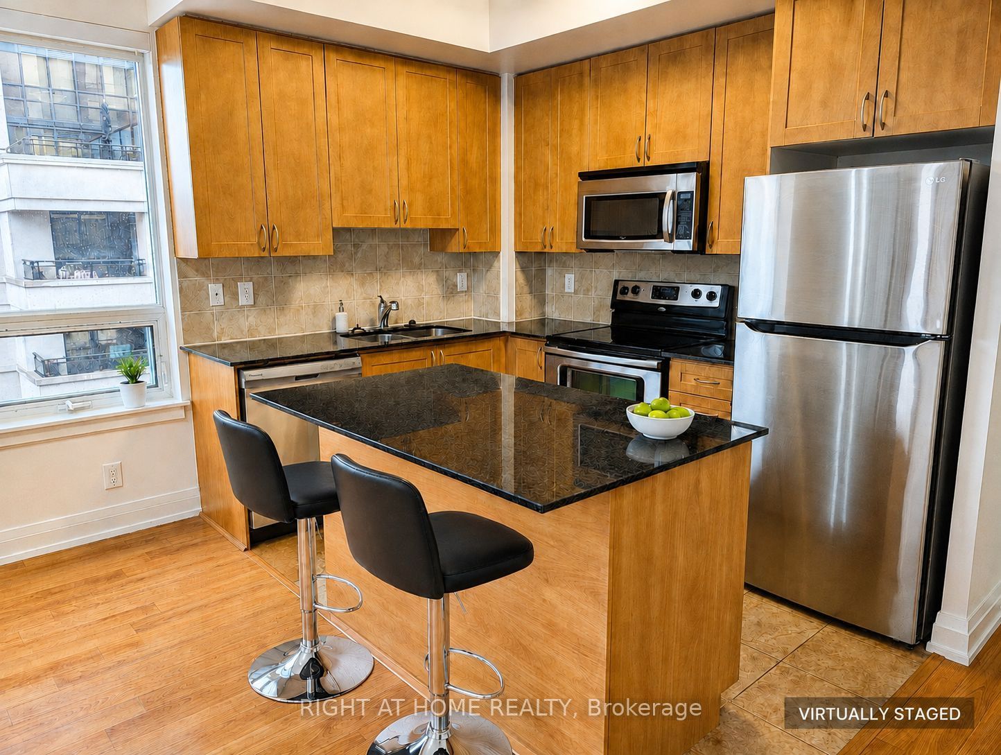 1060 Sheppard Avenue W 305, Toronto, ON M3J 0G7 photo 3