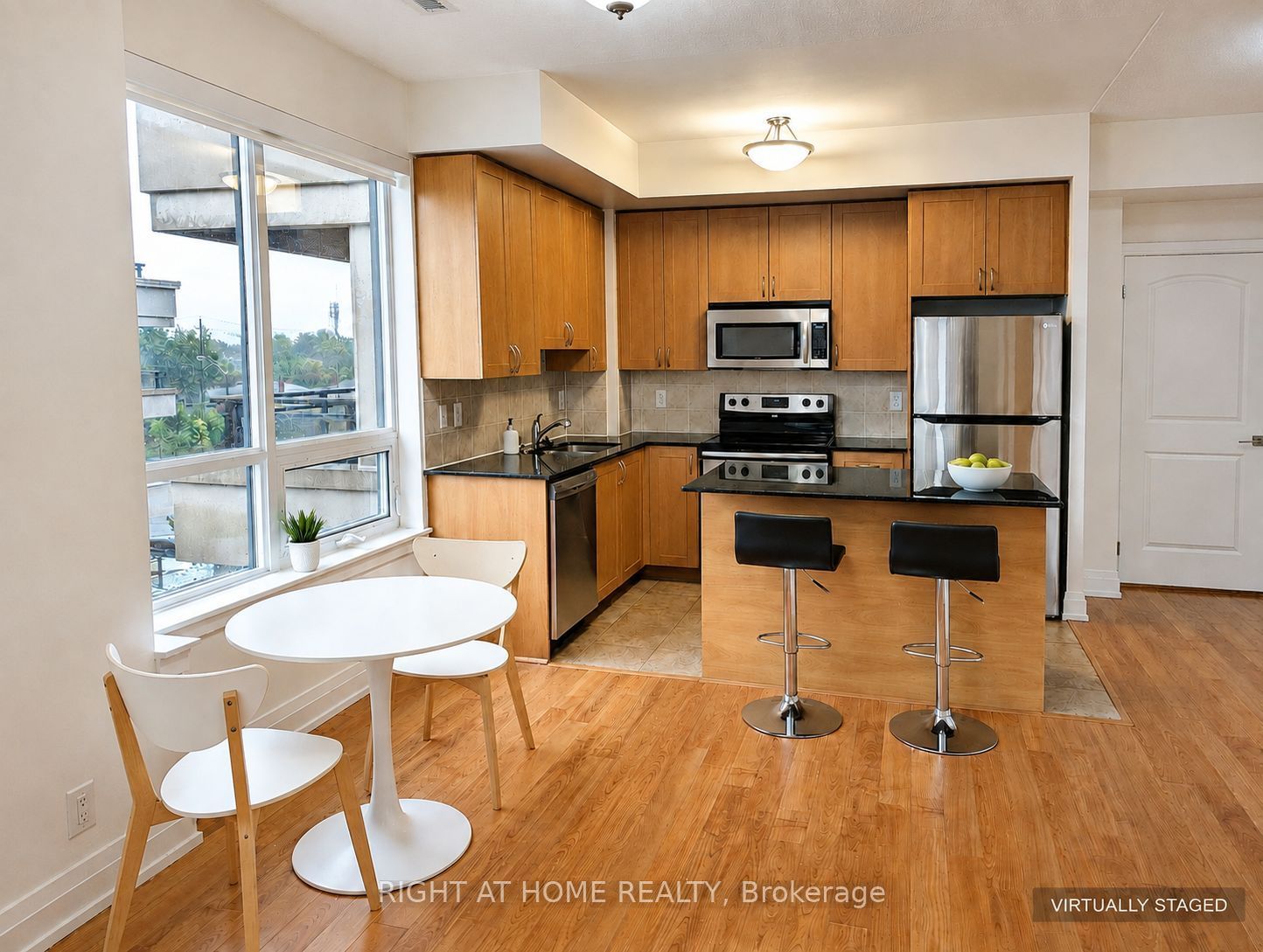 1060 Sheppard Avenue W 305, Toronto, ON M3J 0G7 photo 4