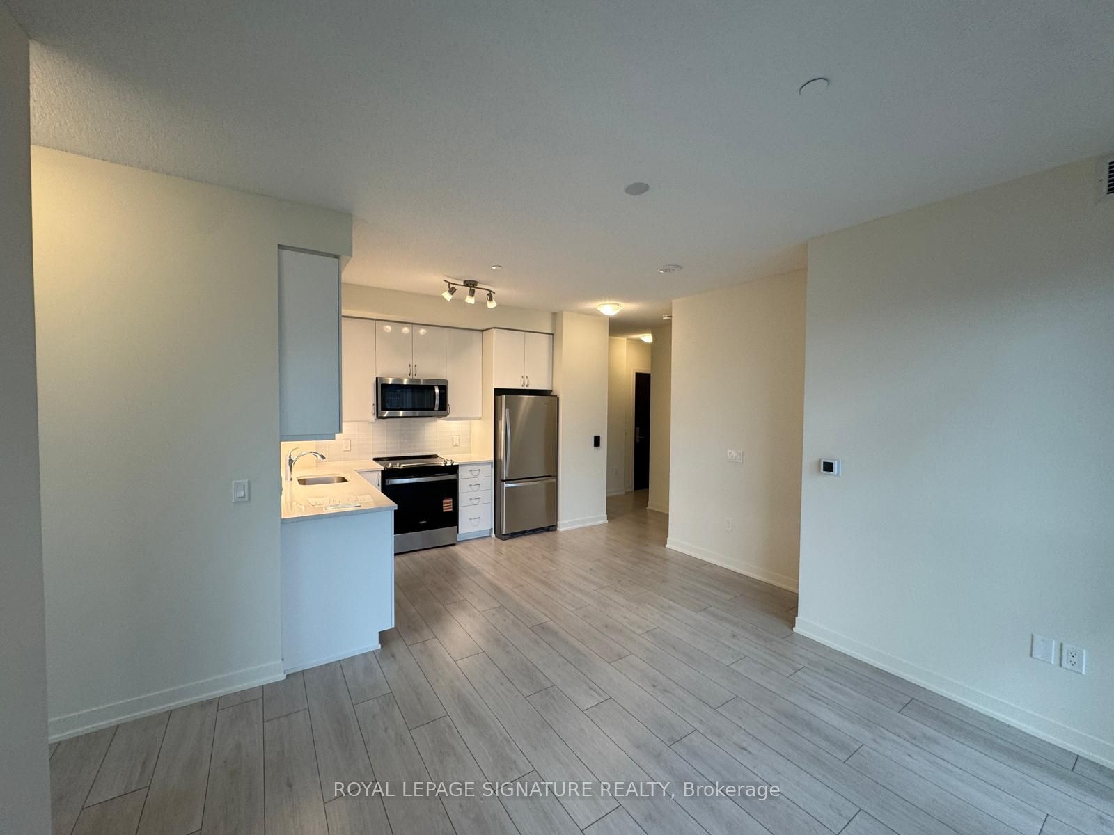 38 Annie Craig Drive 502, Toronto, ON M8V 0A8 photo 2
