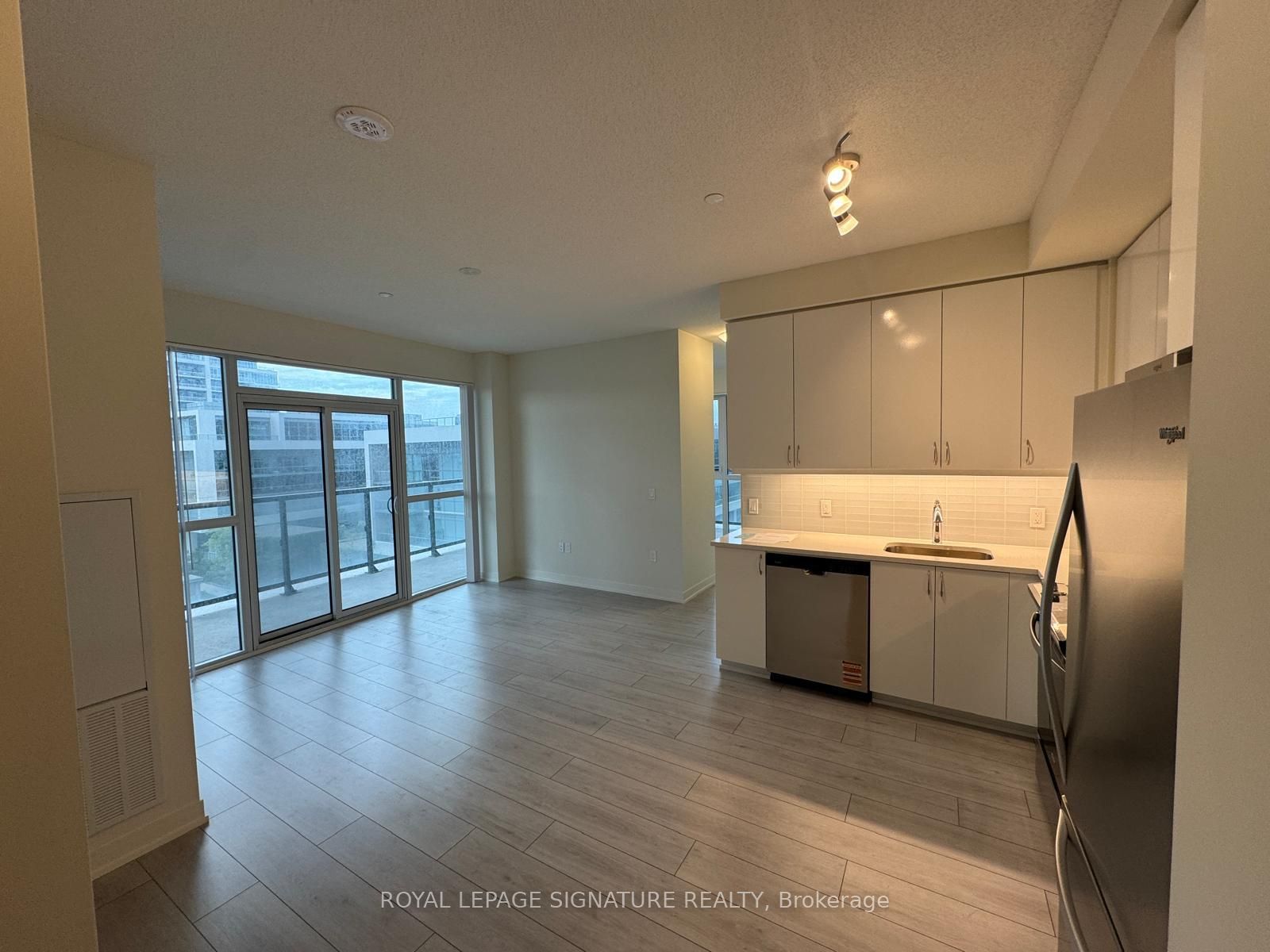 38 Annie Craig Drive 502, Toronto, ON M8V 0A8 photo 3
