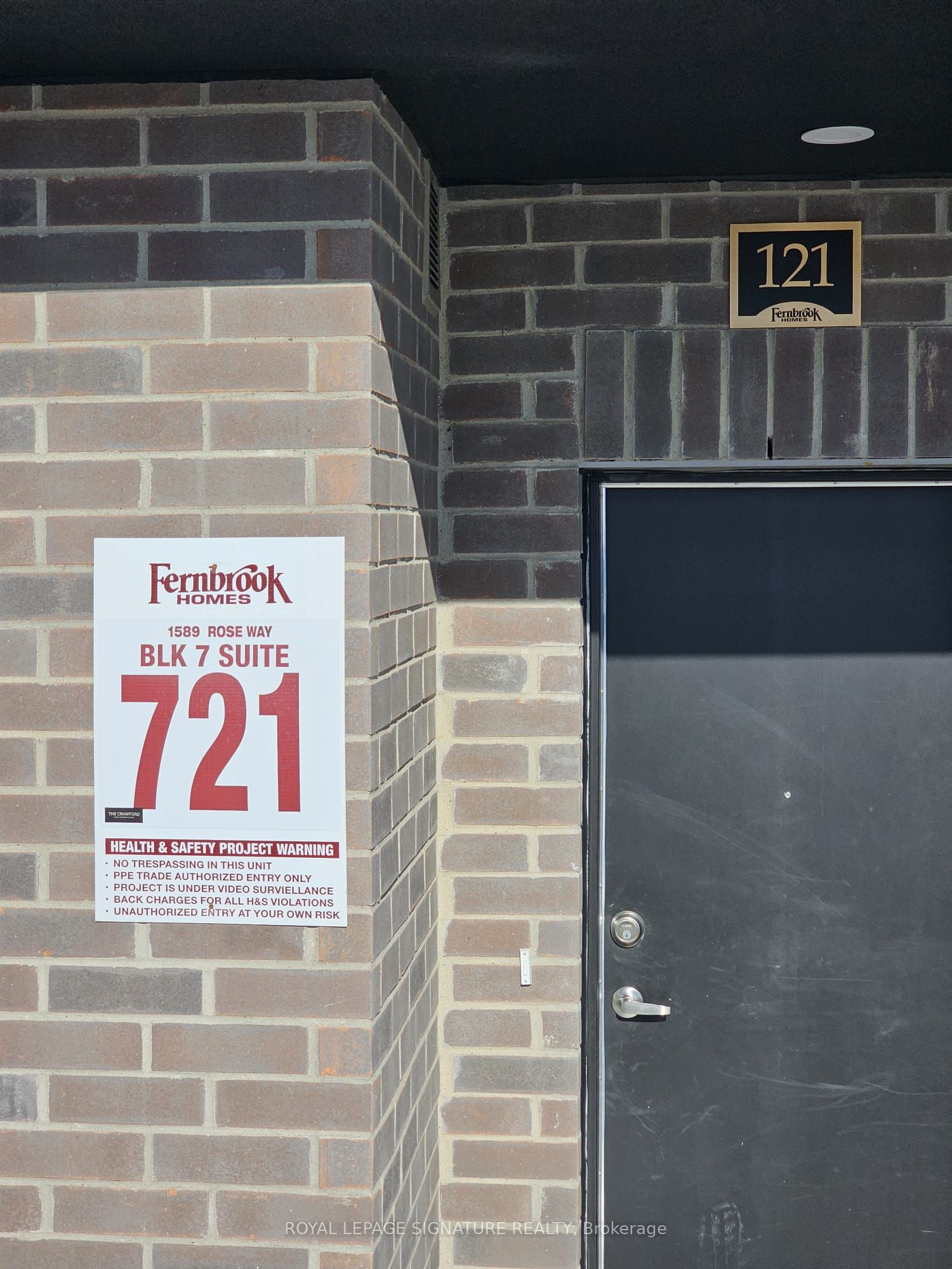 1589 Rose Way 121, Milton, ON L9E 1N4