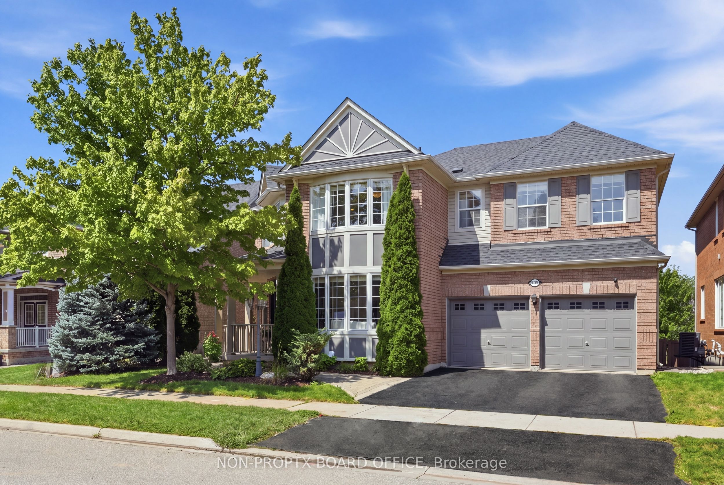 2295 Glazebrook Circle, Oakville, ON L6M 5B5 photo 2