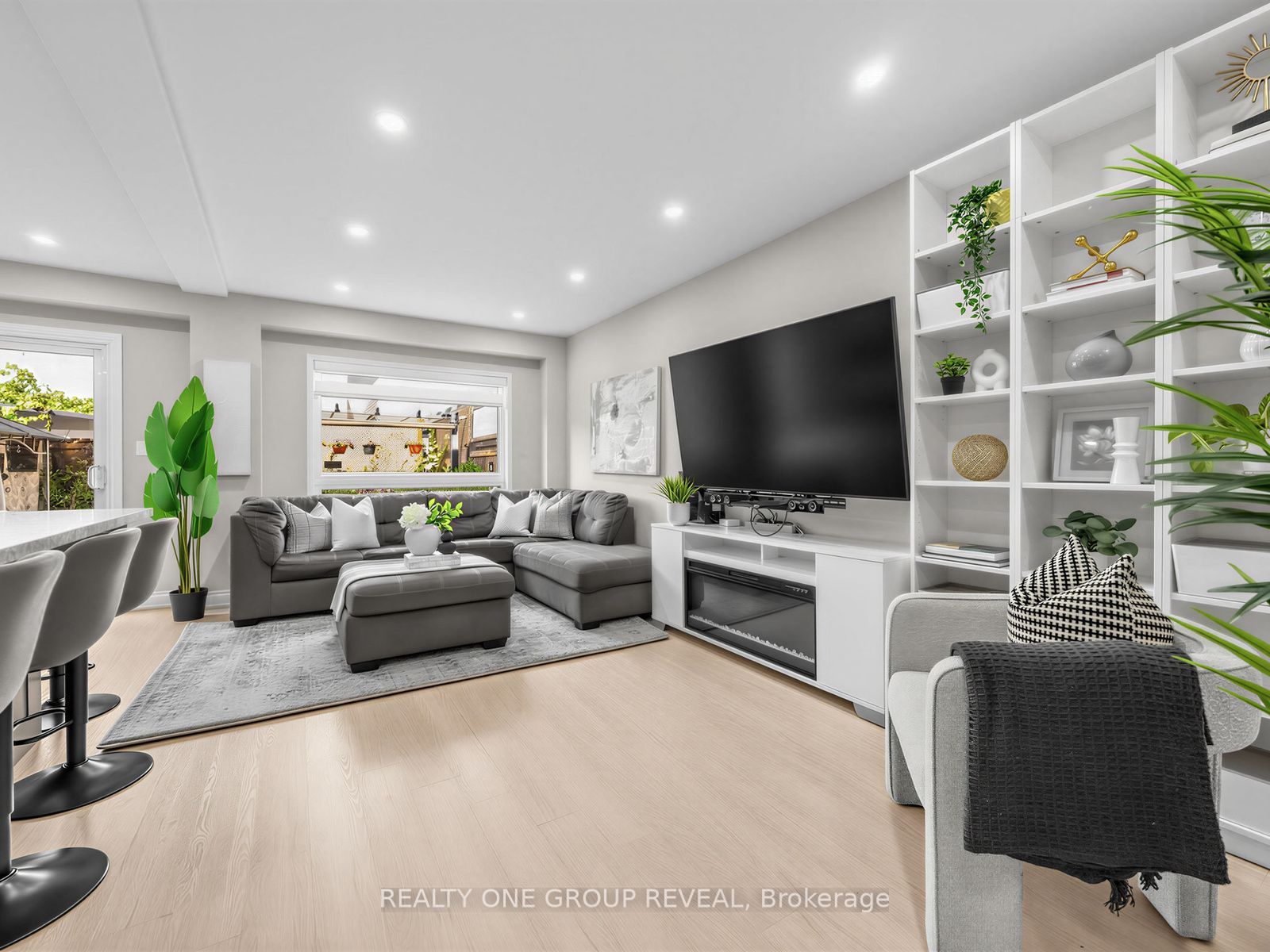 6122 Coxswain Crescent, Mississauga, ON L5V 2Z8 photo 2