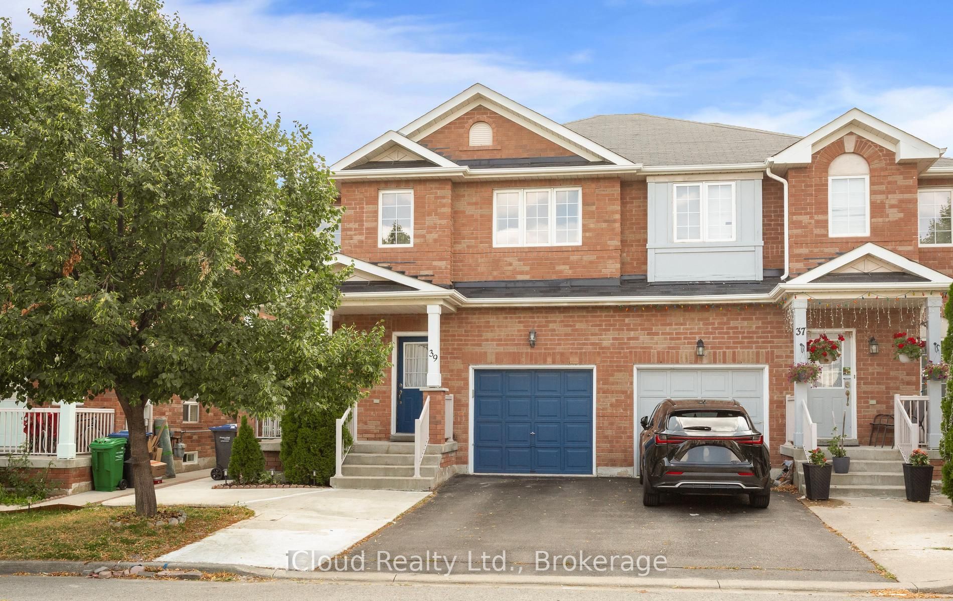 39 Flurry Circle, Brampton, ON L6X 0S7 photo 2