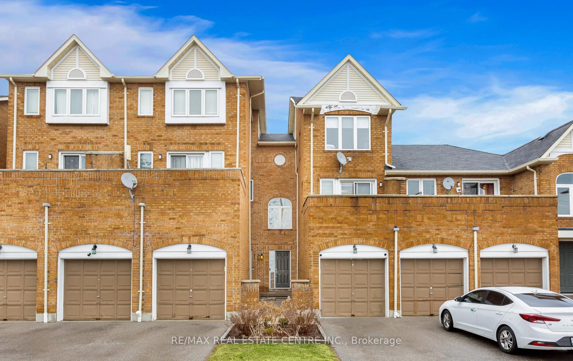 45 Bristol Road E 68, Mississauga, ON L4Z 3P5 photo 2