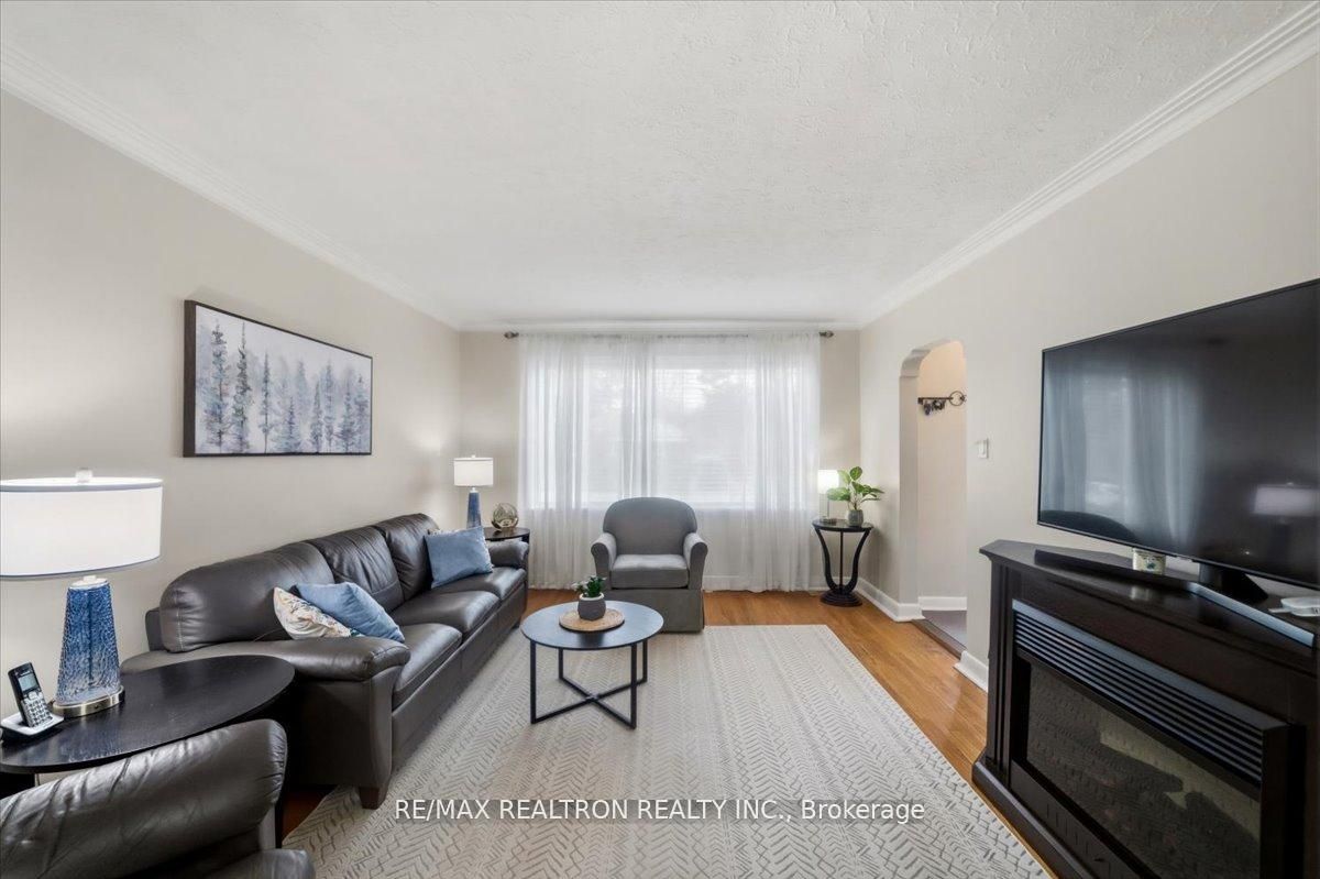 1568 Asgard Drive, Mississauga, ON L5E 2B8 photo 4