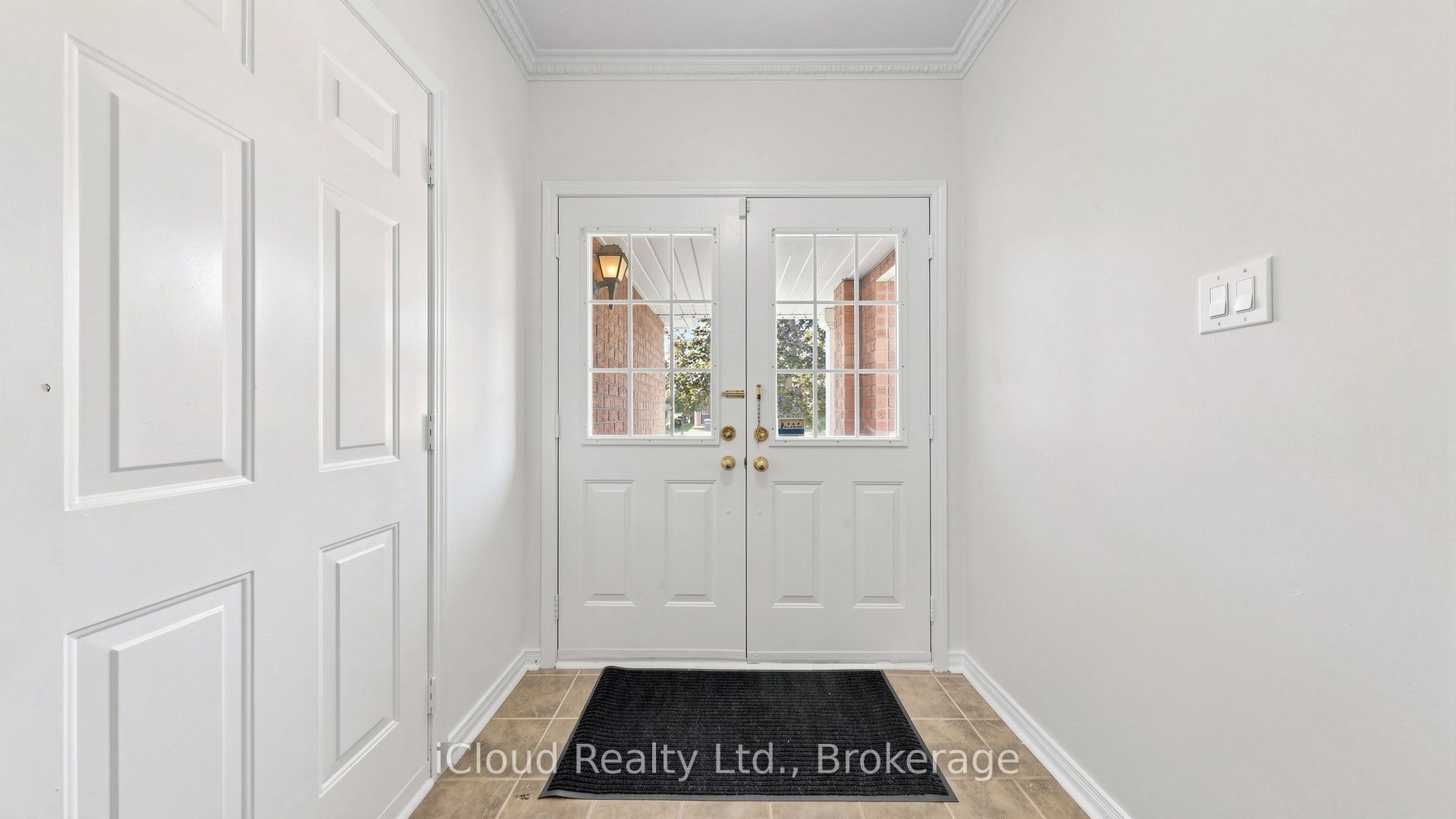5661 Volpe Avenue, Mississauga, ON L5V 3A6 photo 5